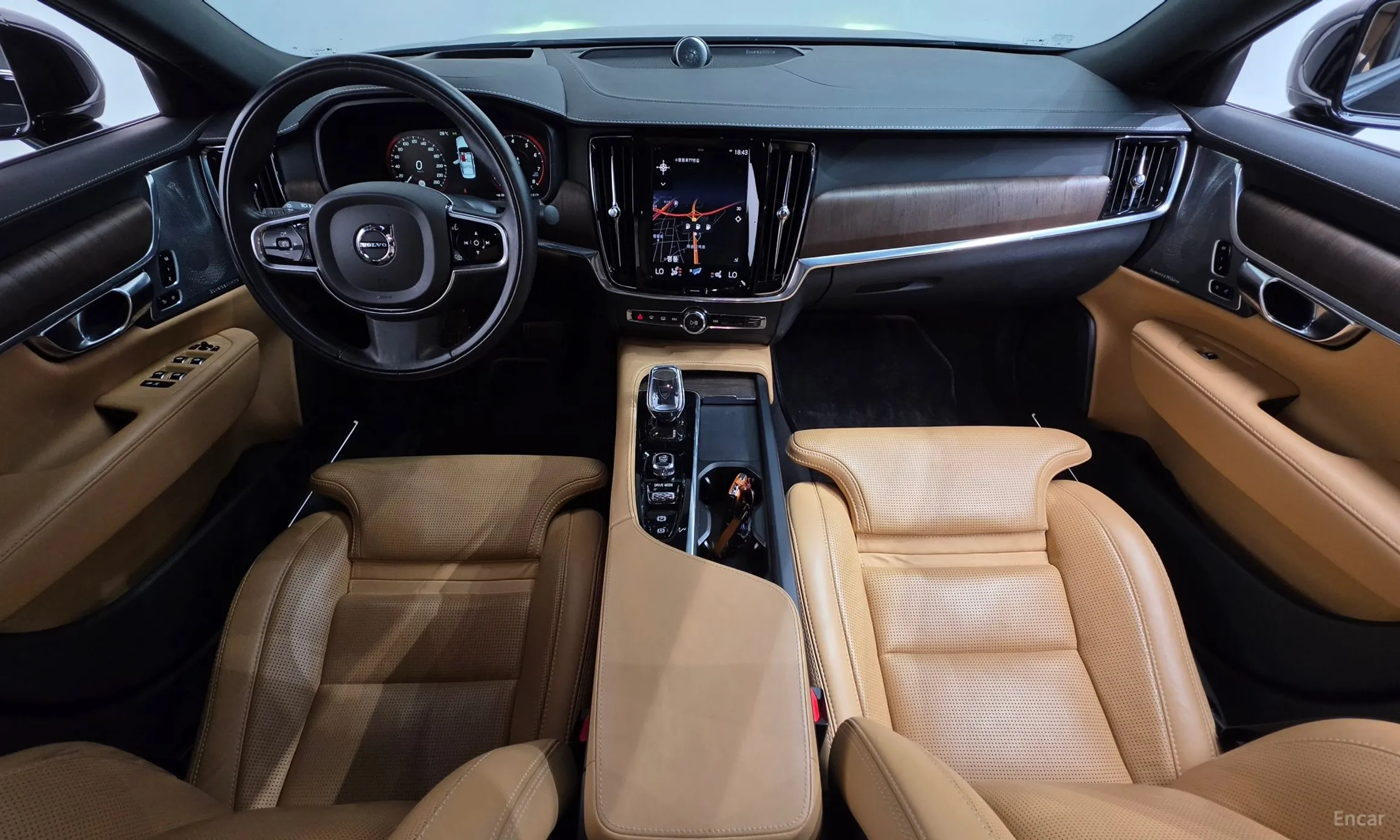 Volvo S90 превью 7