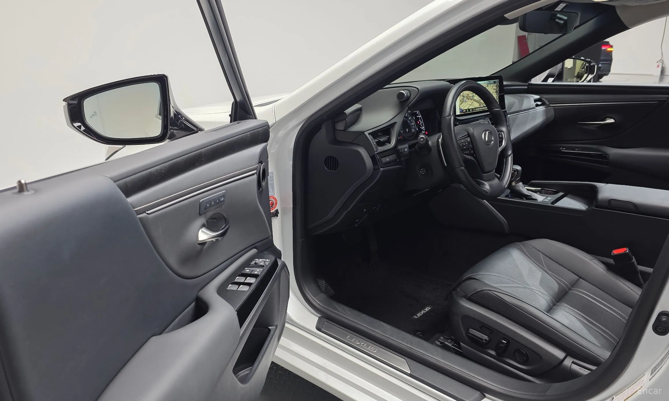 Lexus ES300h 7th Generation превью 10