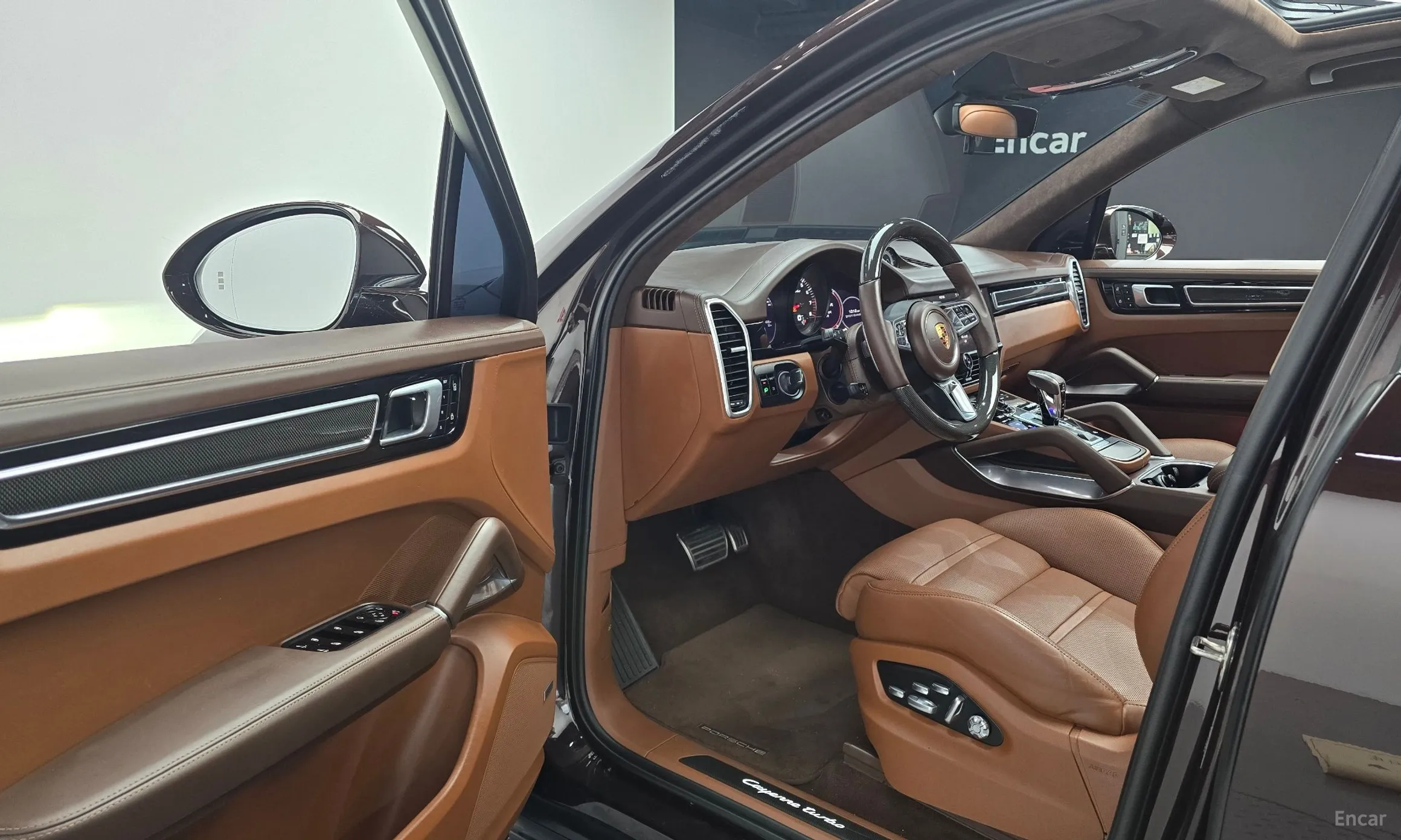 Porsche Cayenne (PO536) превью 10