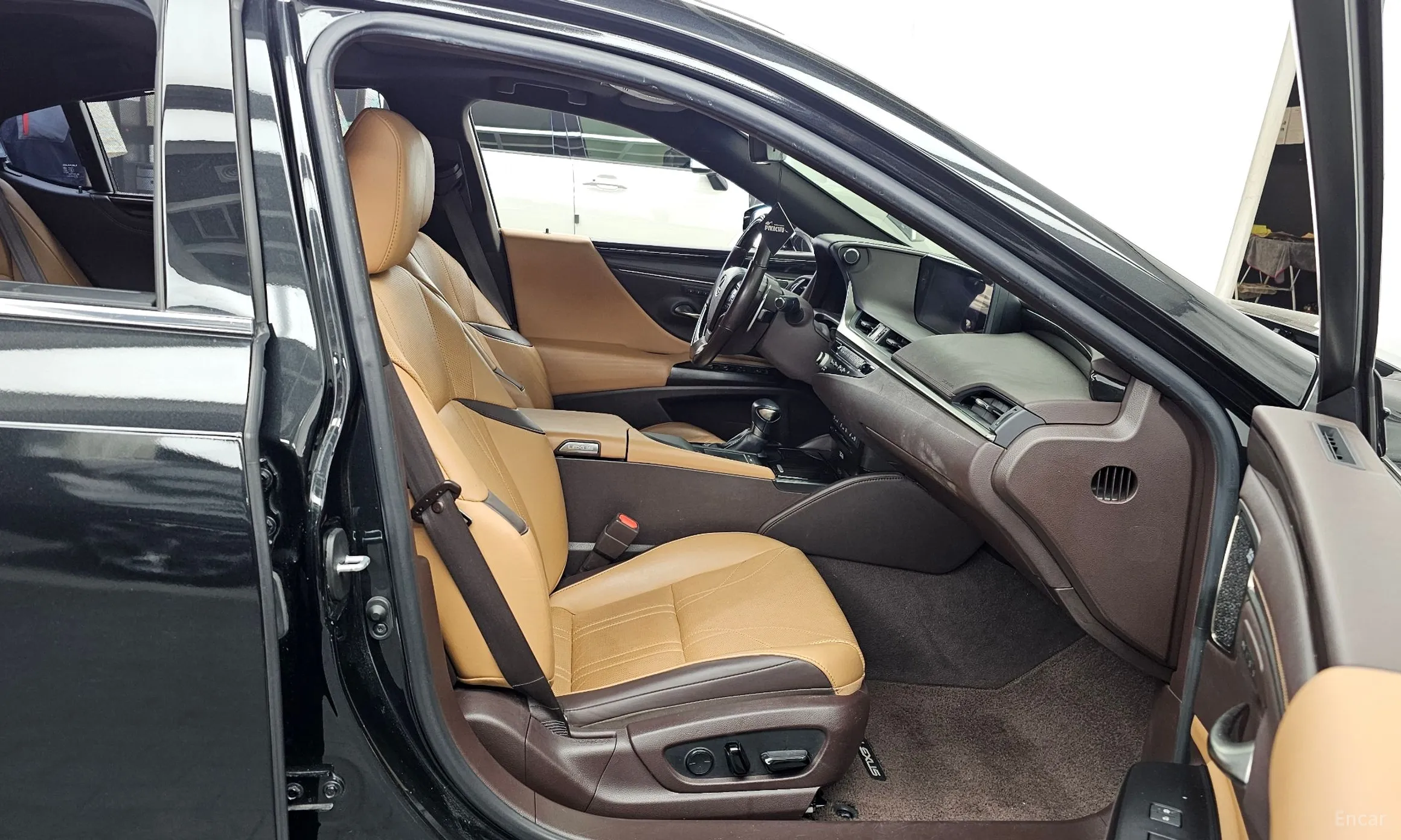 Lexus ES300h 7th Generation превью 11