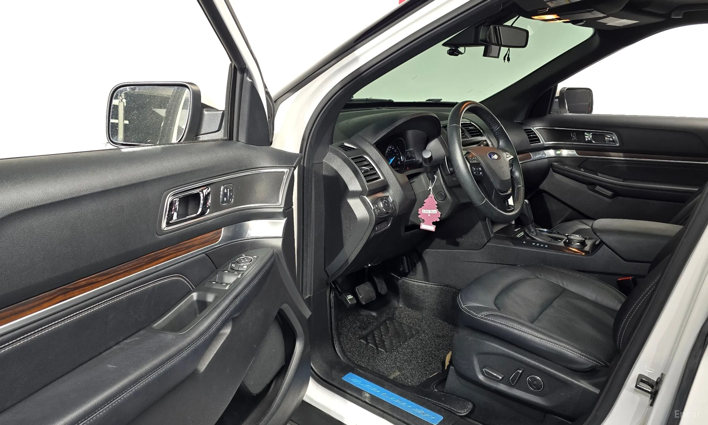 Ford Explorer превью 10