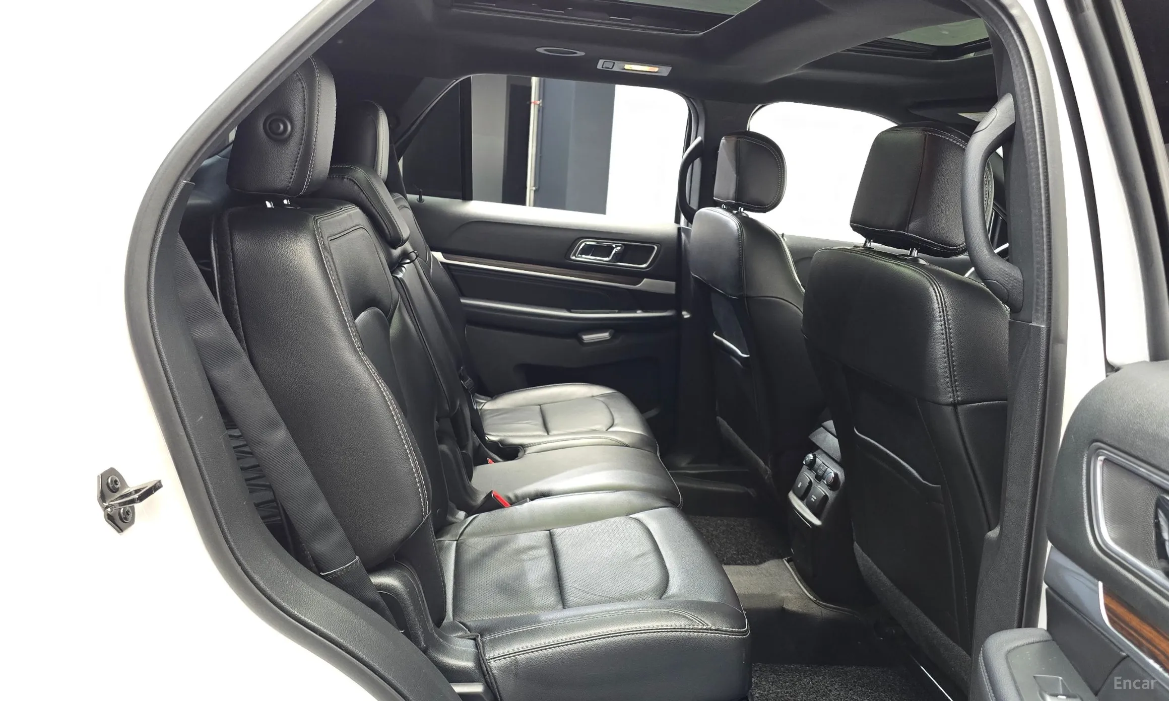 Ford Explorer превью 11