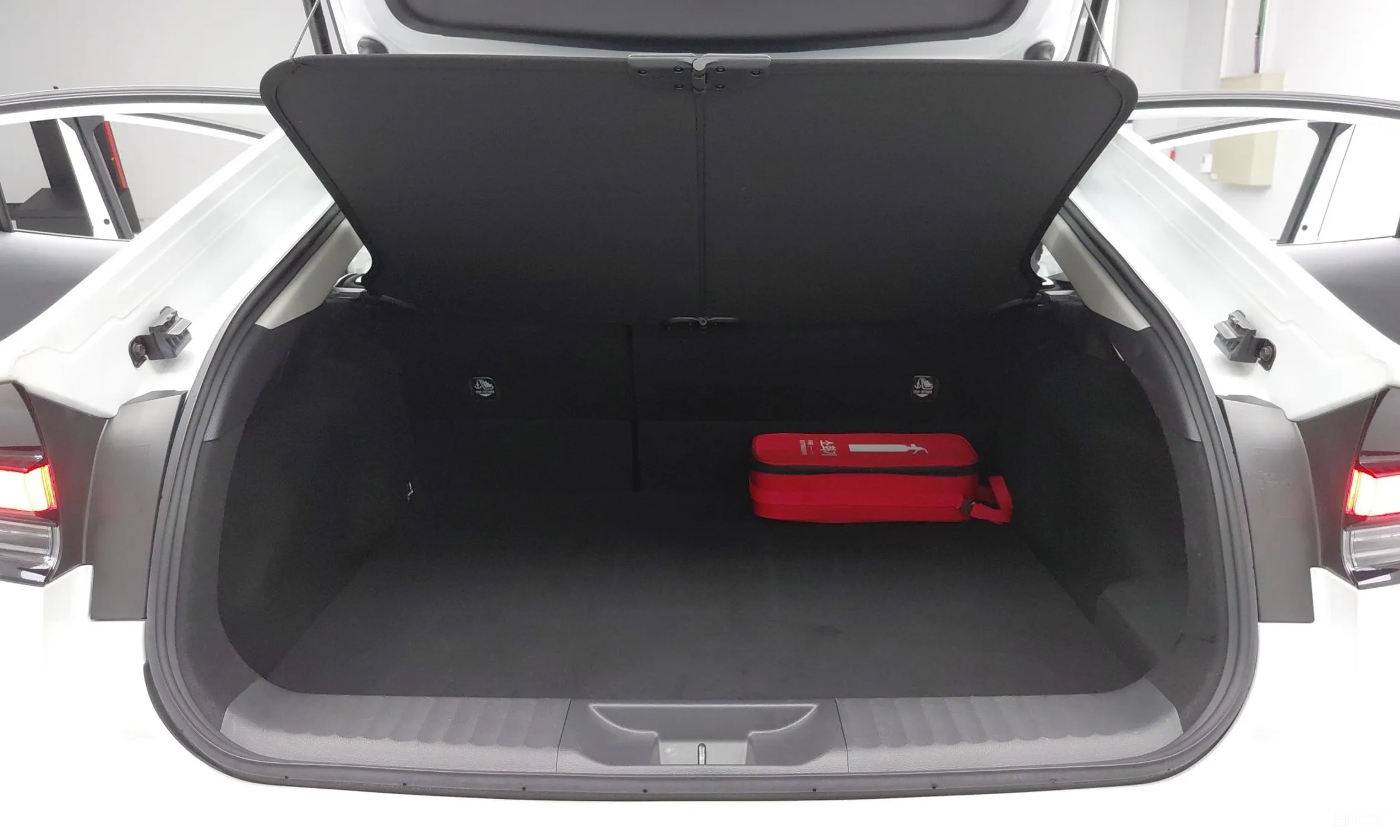 Toyota Prius 5th Generation превью 16