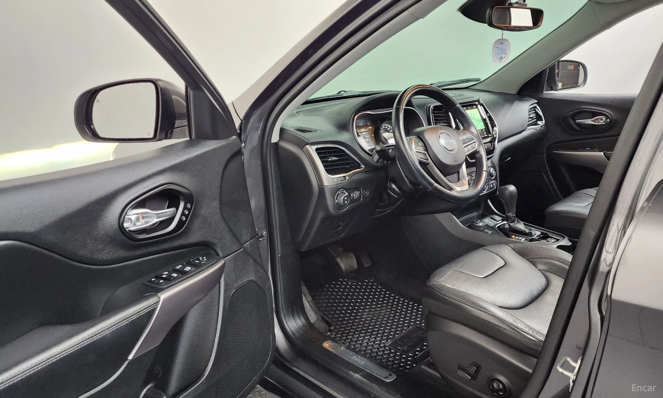 Jeep Cherokee (KL) превью 10