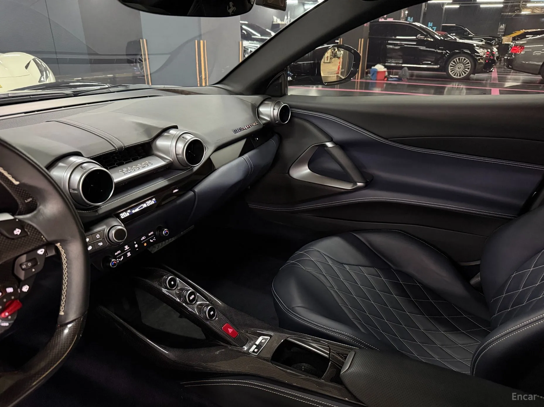Ferrari 812 Superfast превью 10