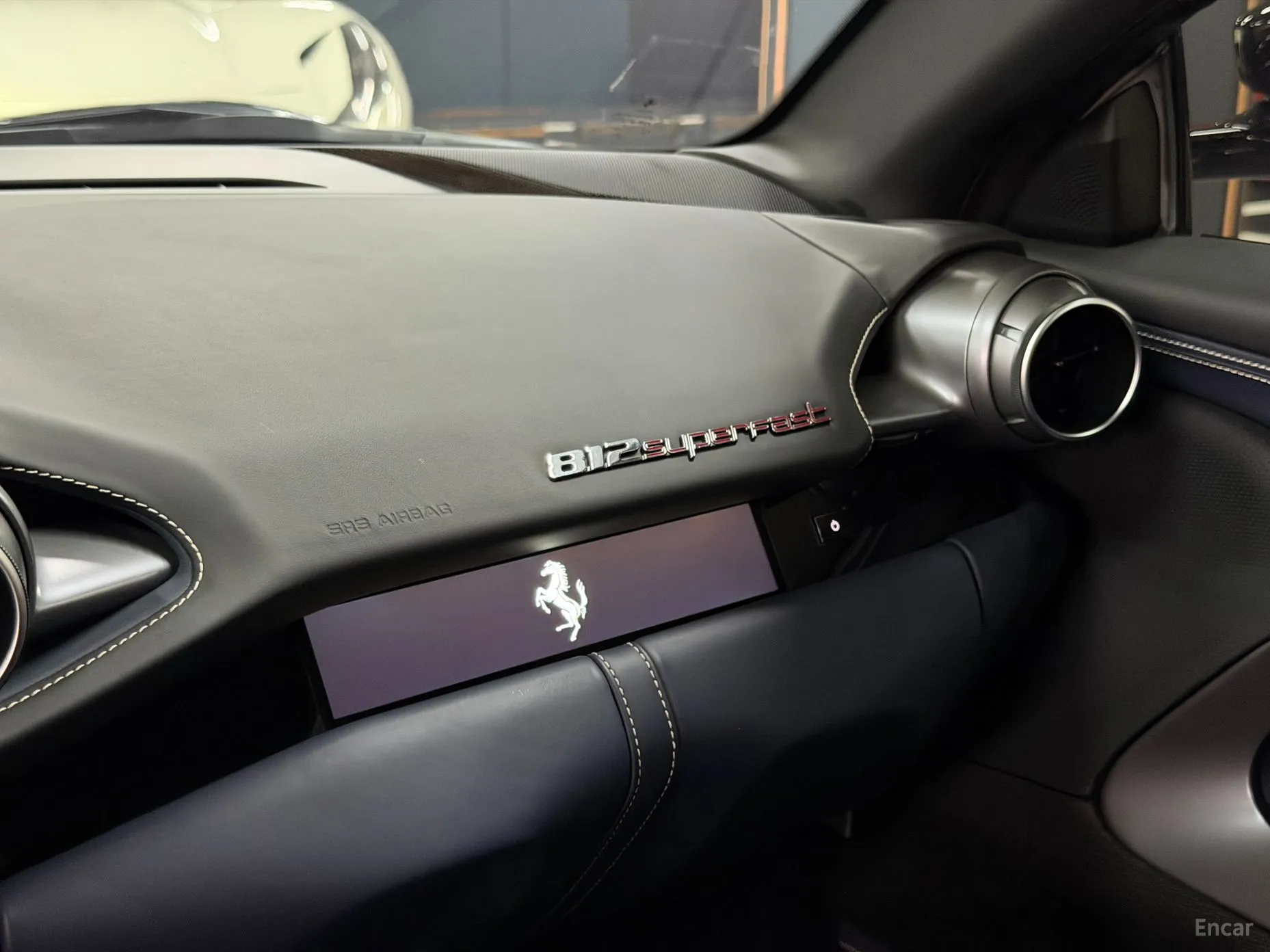 Ferrari 812 Superfast превью 16