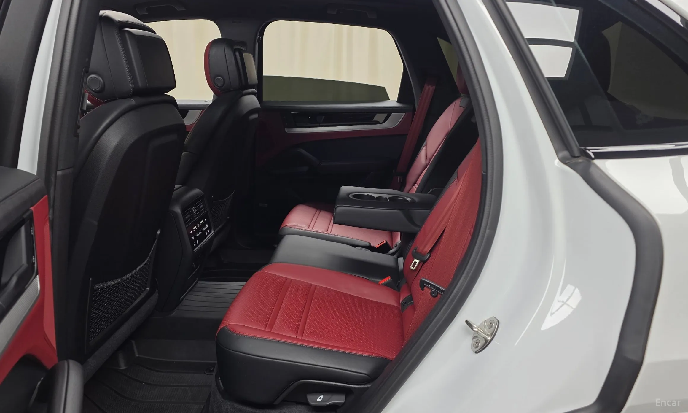 Porsche Cayenne (PO536) превью 12