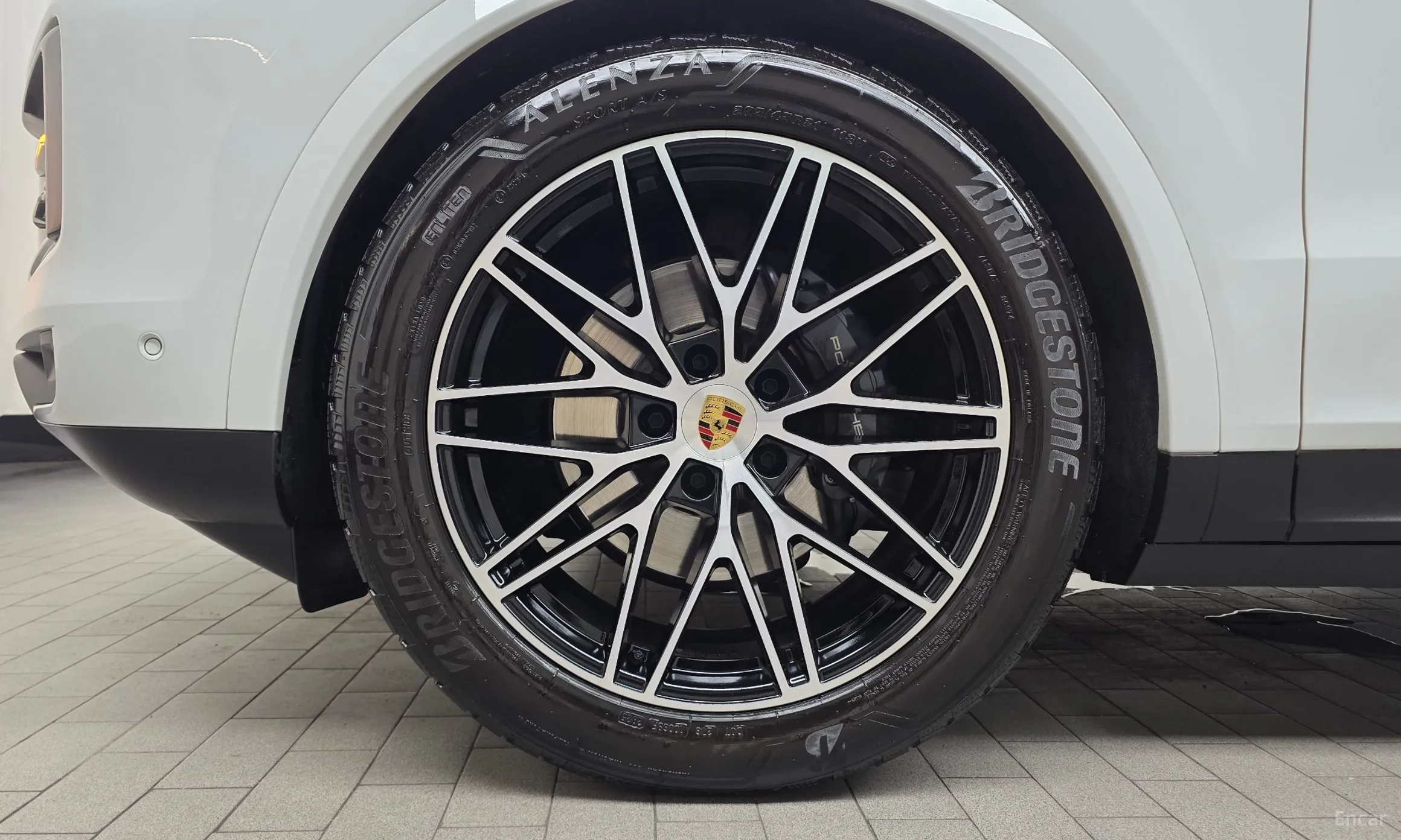 Porsche Cayenne (PO536) превью 5