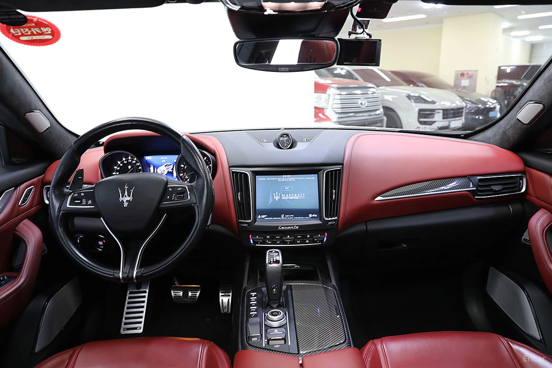 Maserati Levante превью 13