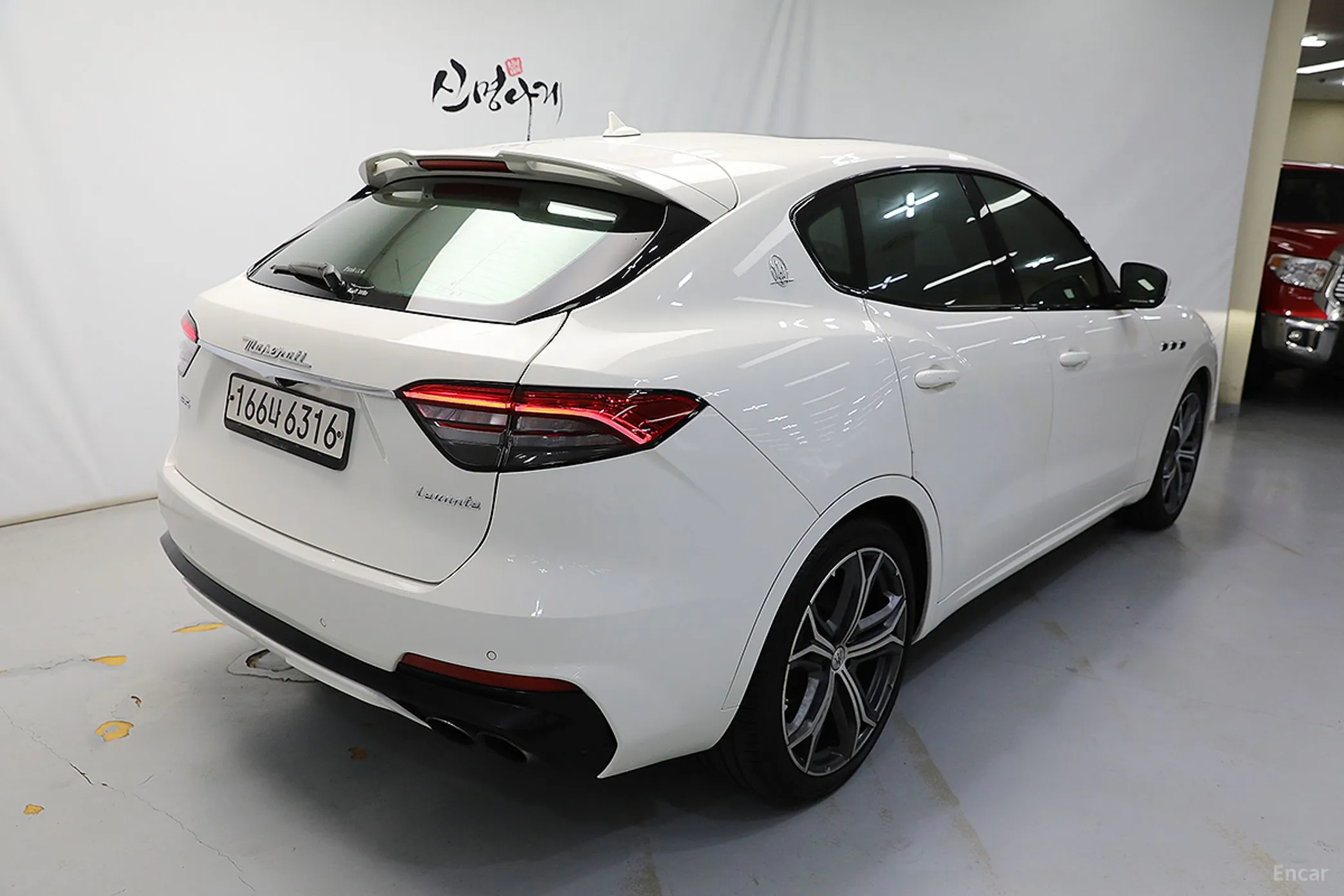 Maserati Levante превью 5