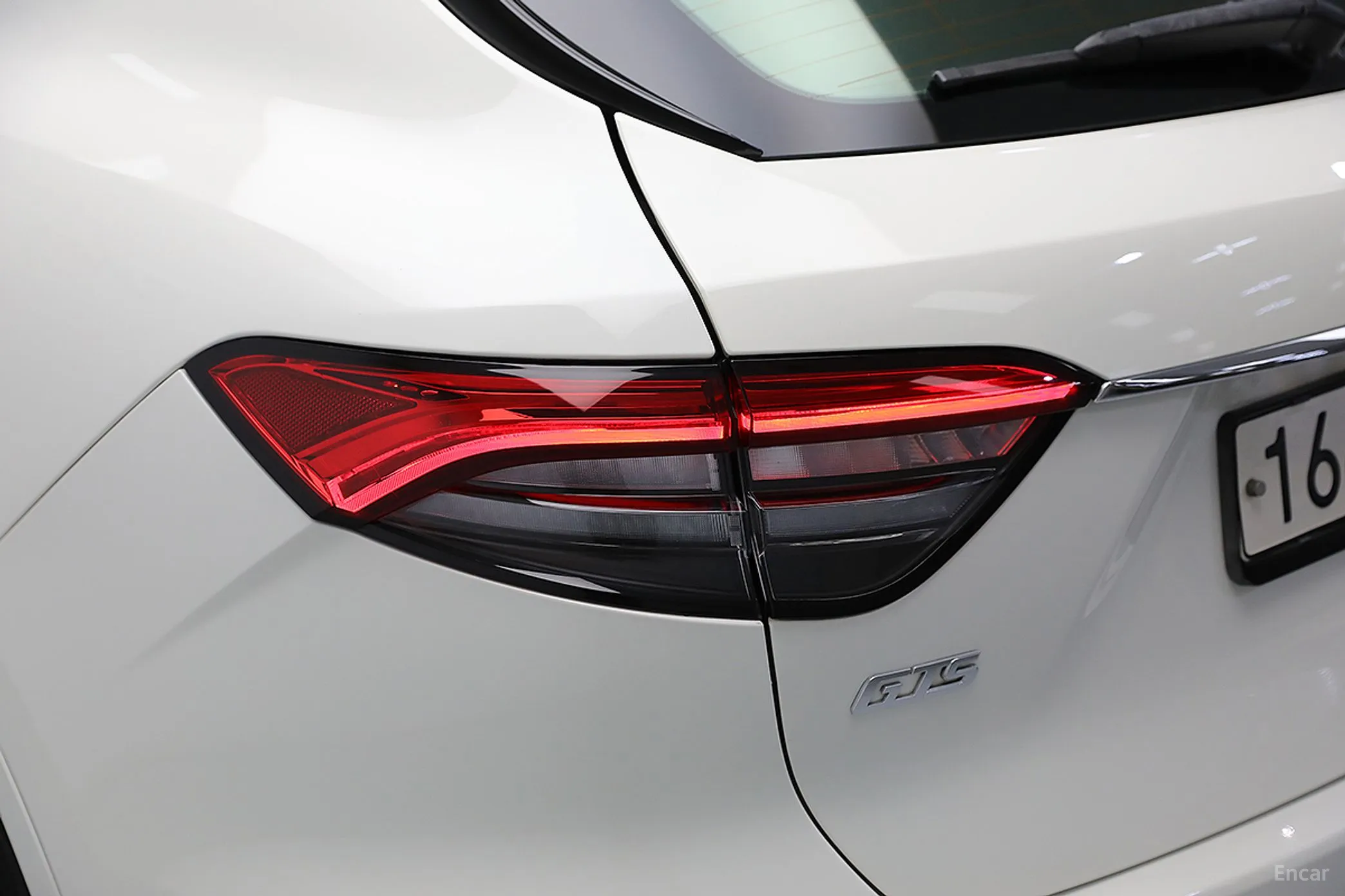 Maserati Levante превью 7