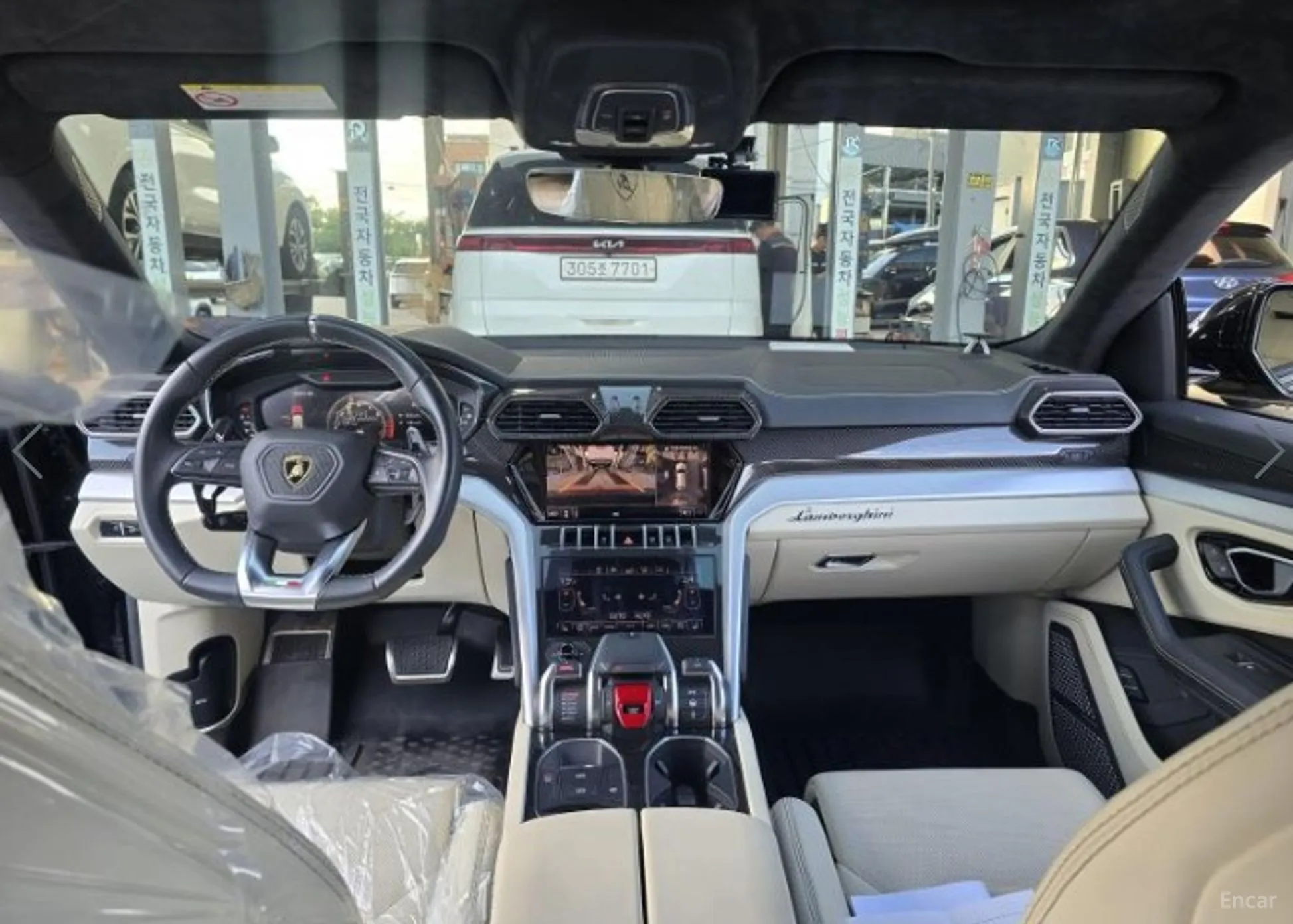 Lamborghini Urus превью 10