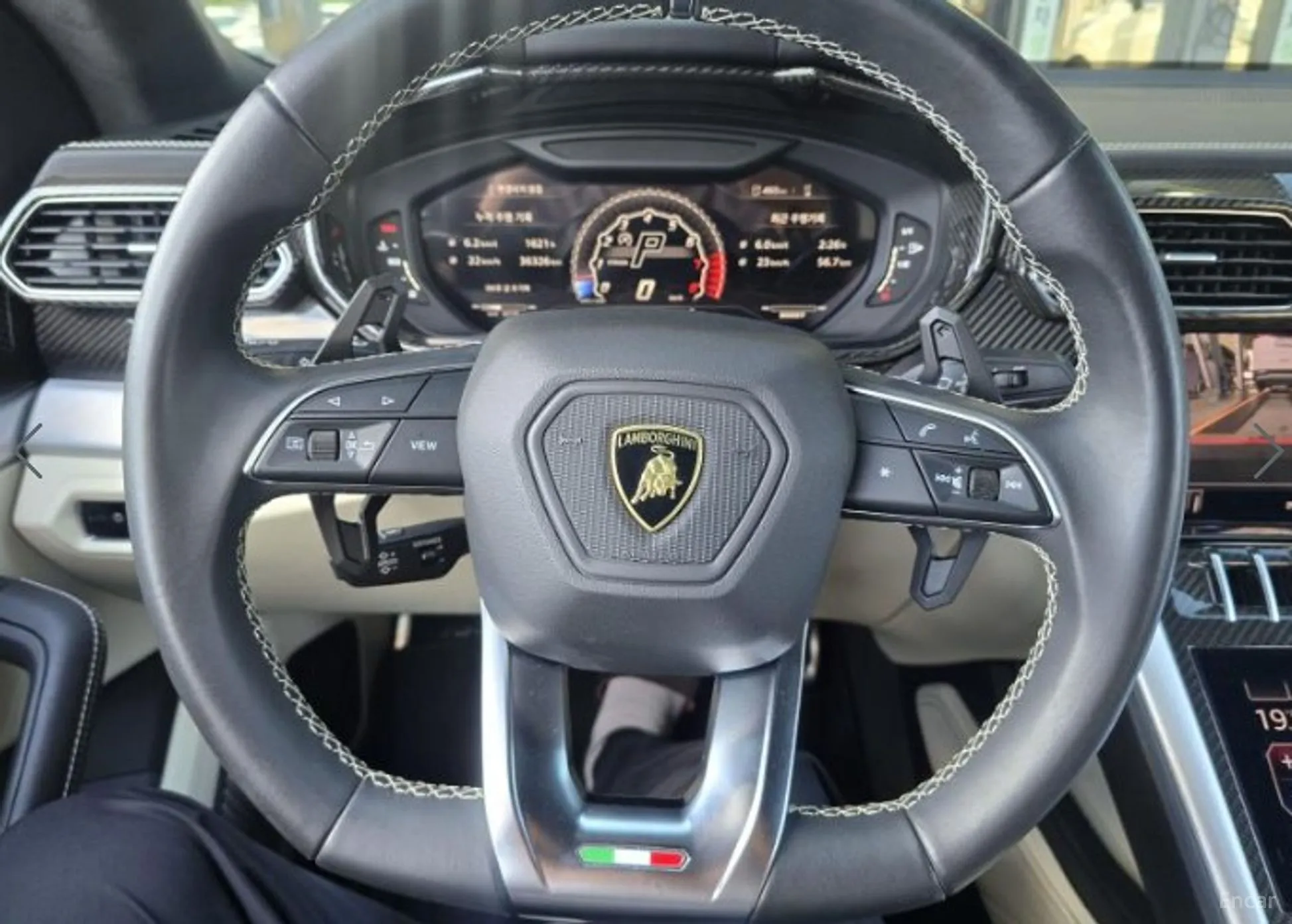 Lamborghini Urus превью 13