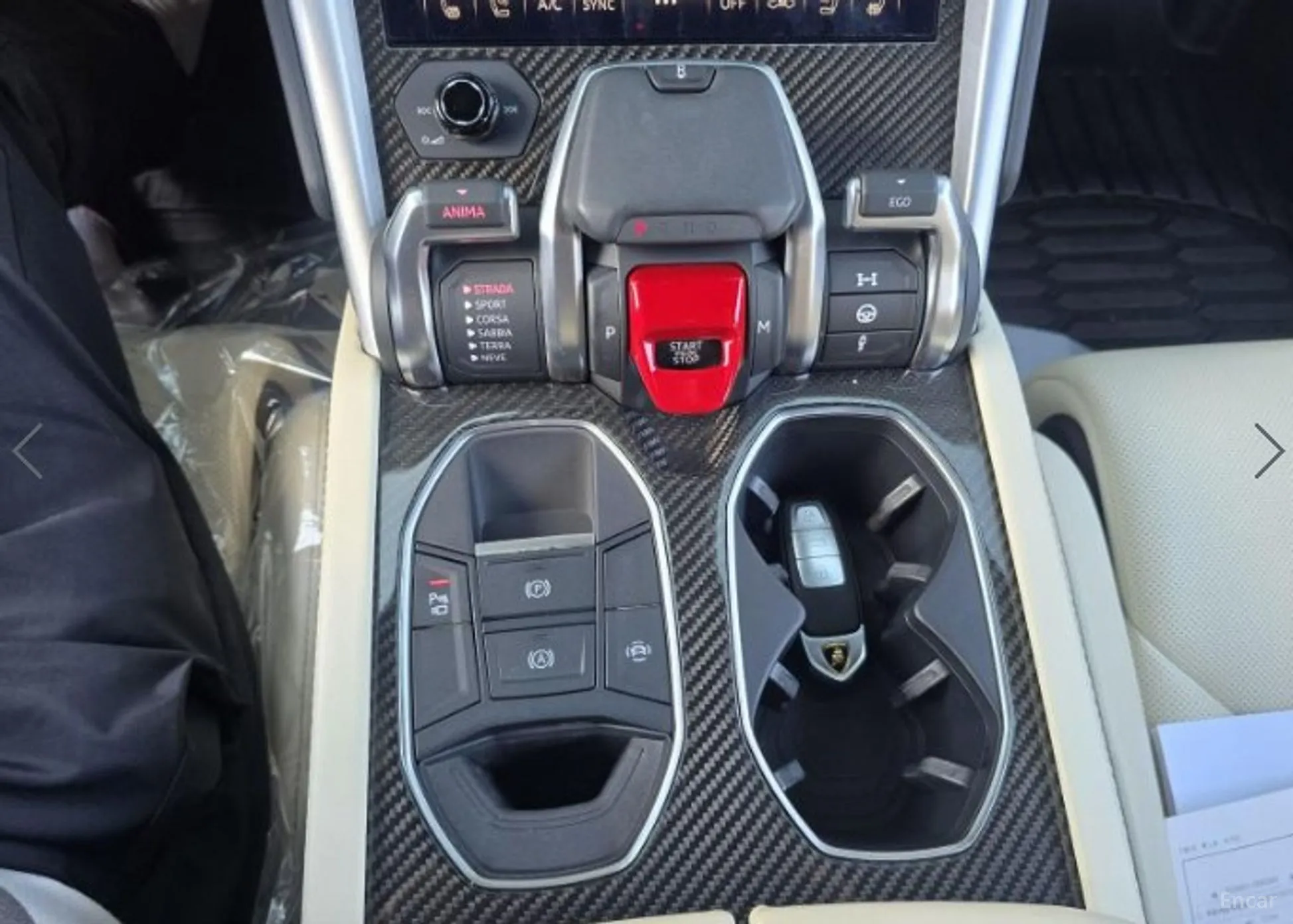 Lamborghini Urus превью 17