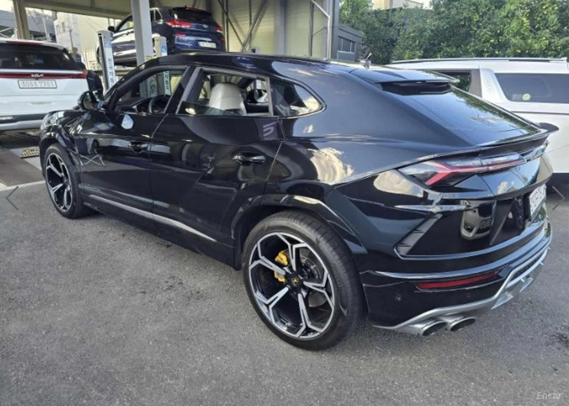 Lamborghini Urus превью 4