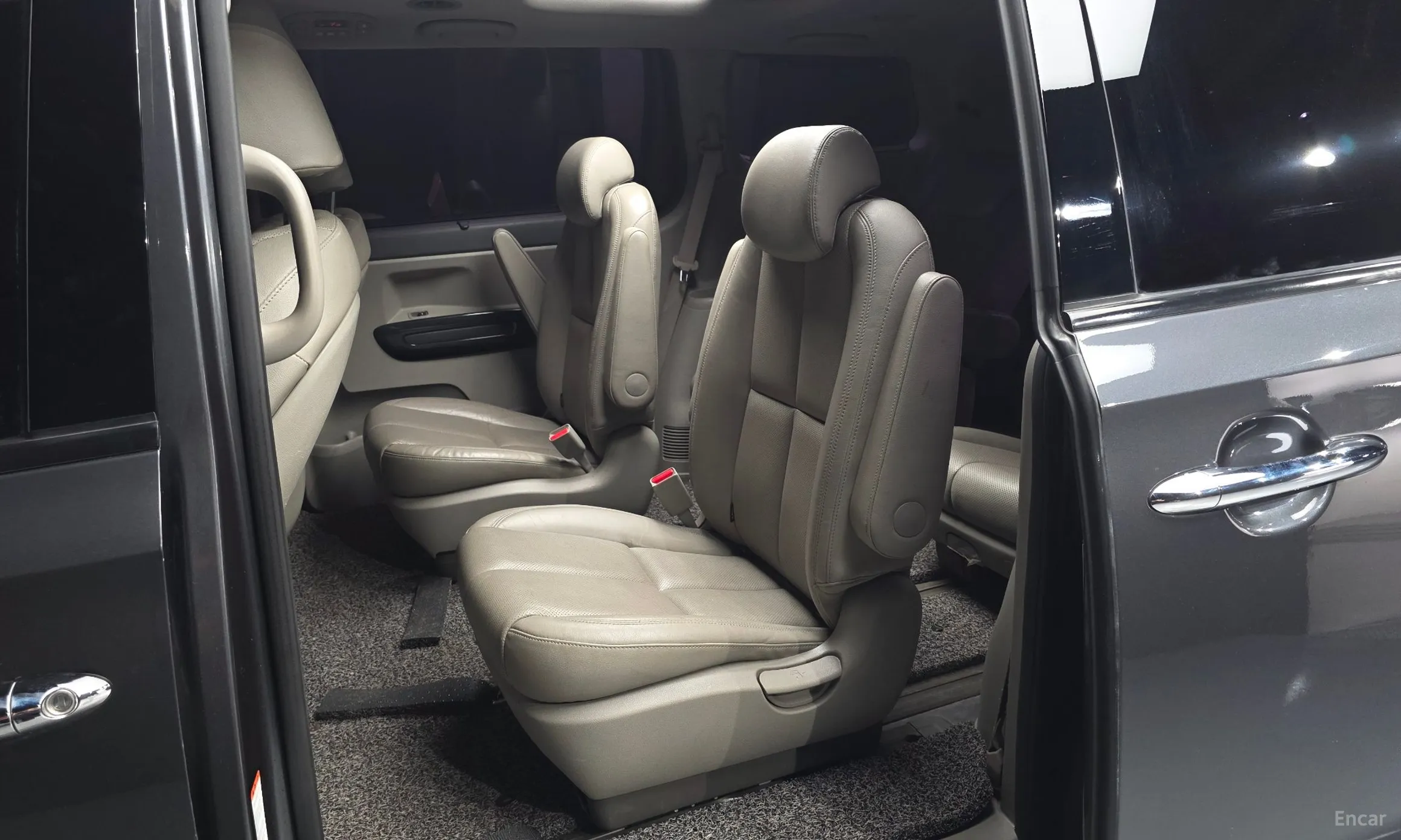 Kia Carnival превью 11