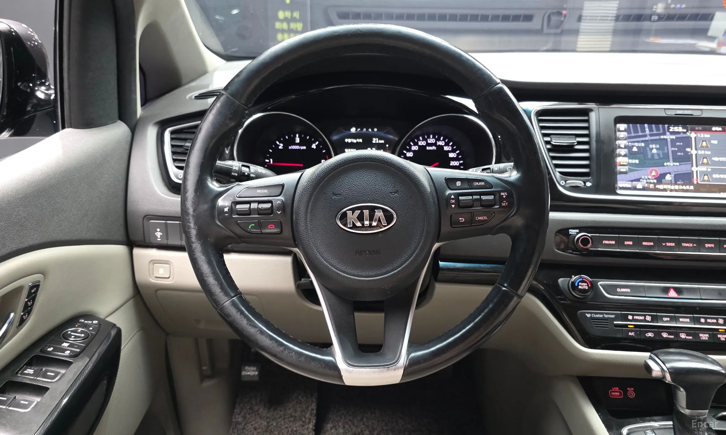 Kia Carnival превью 13