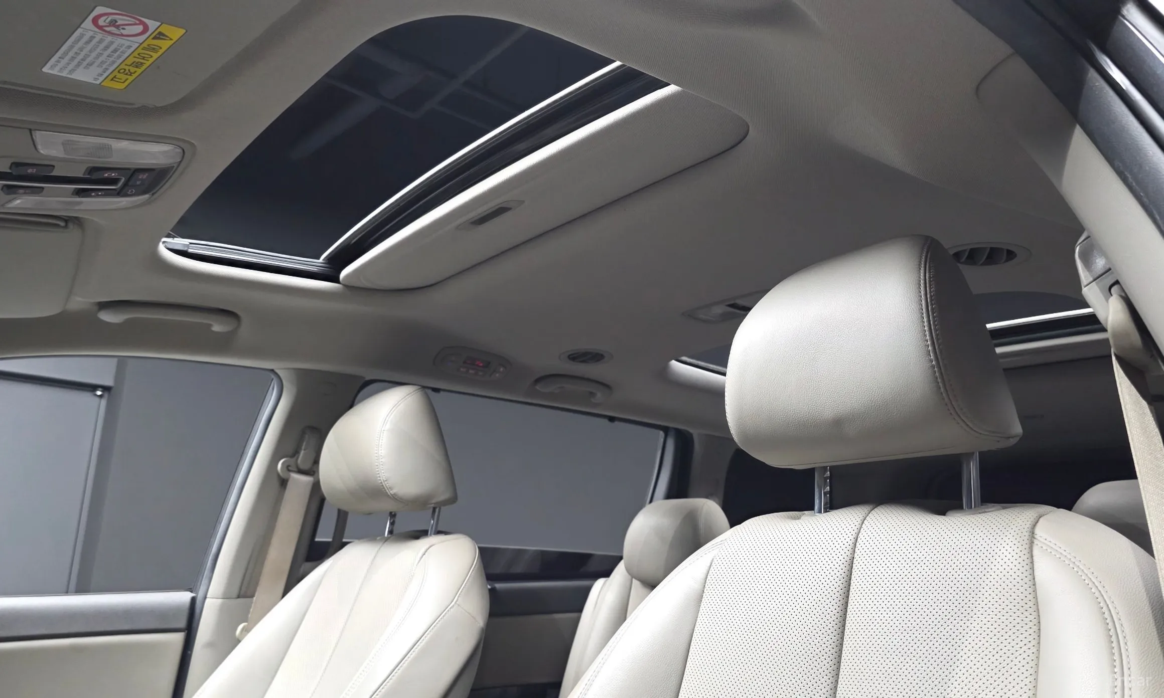 Kia Carnival превью 17