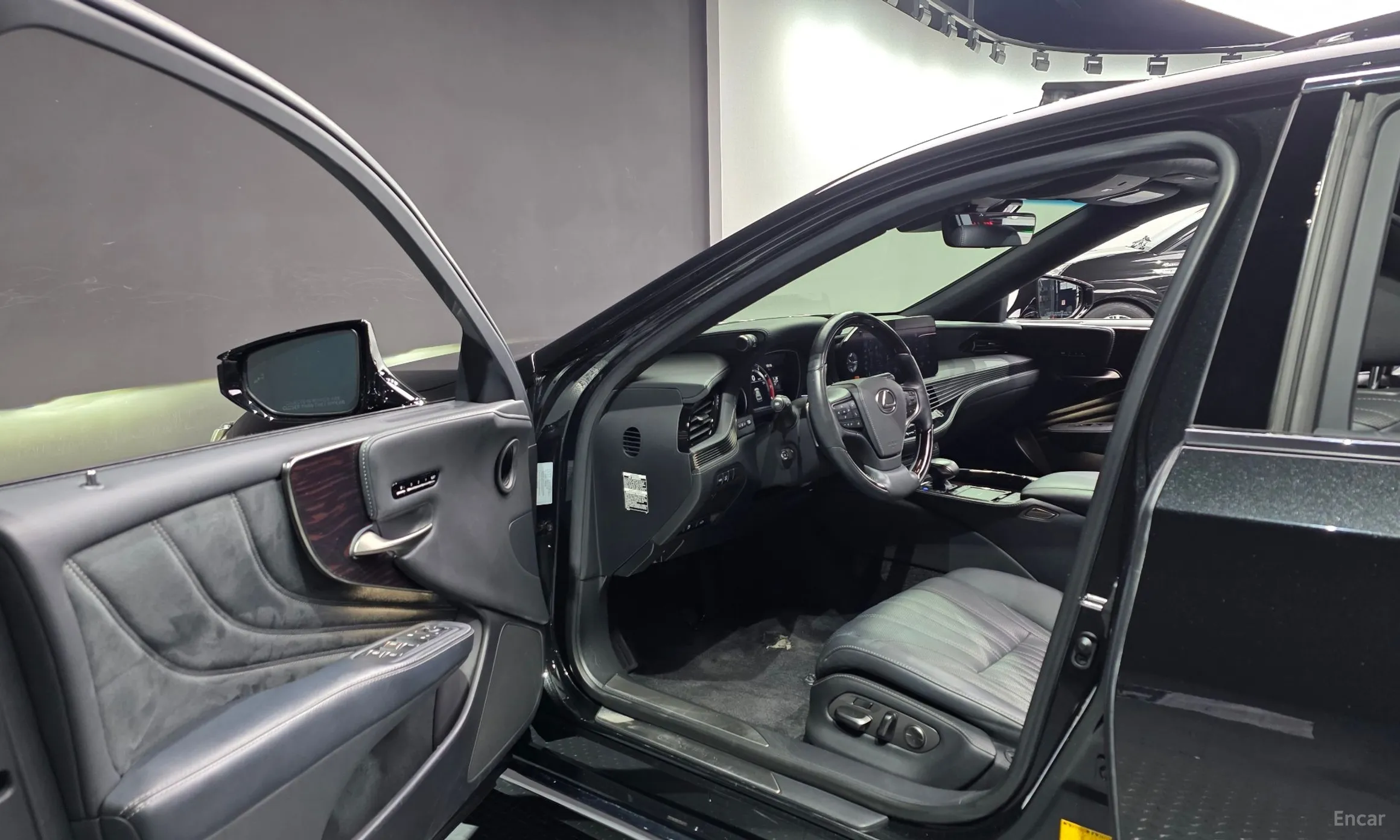 Lexus LS500 5th Generation превью 10