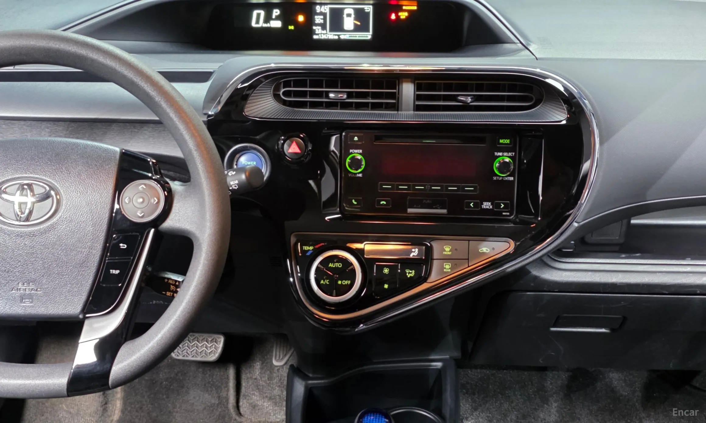 Toyota Prius C превью 14