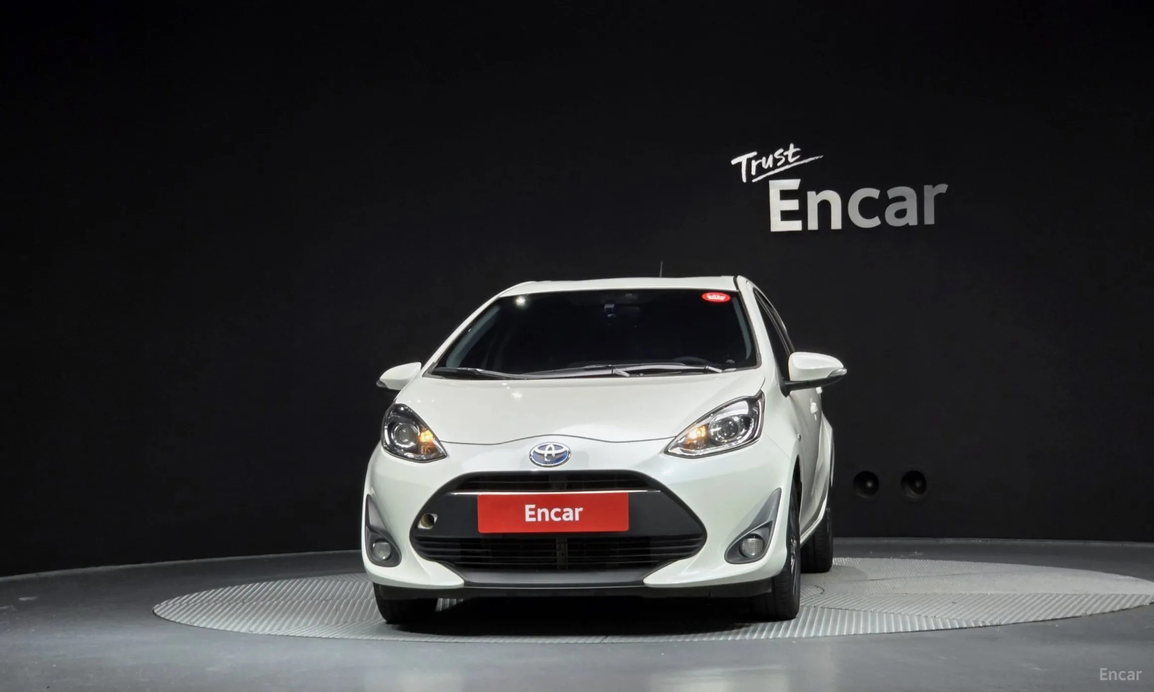 Toyota Prius C превью 3