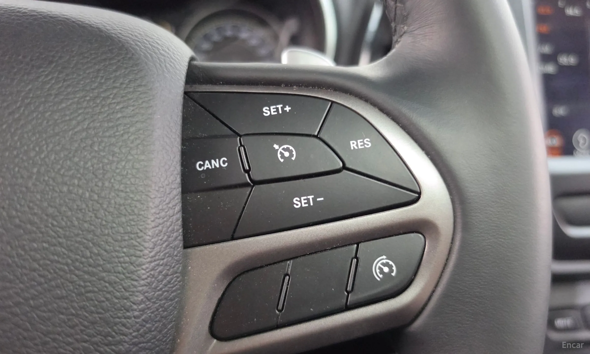 Jeep Cherokee (KL) превью 15