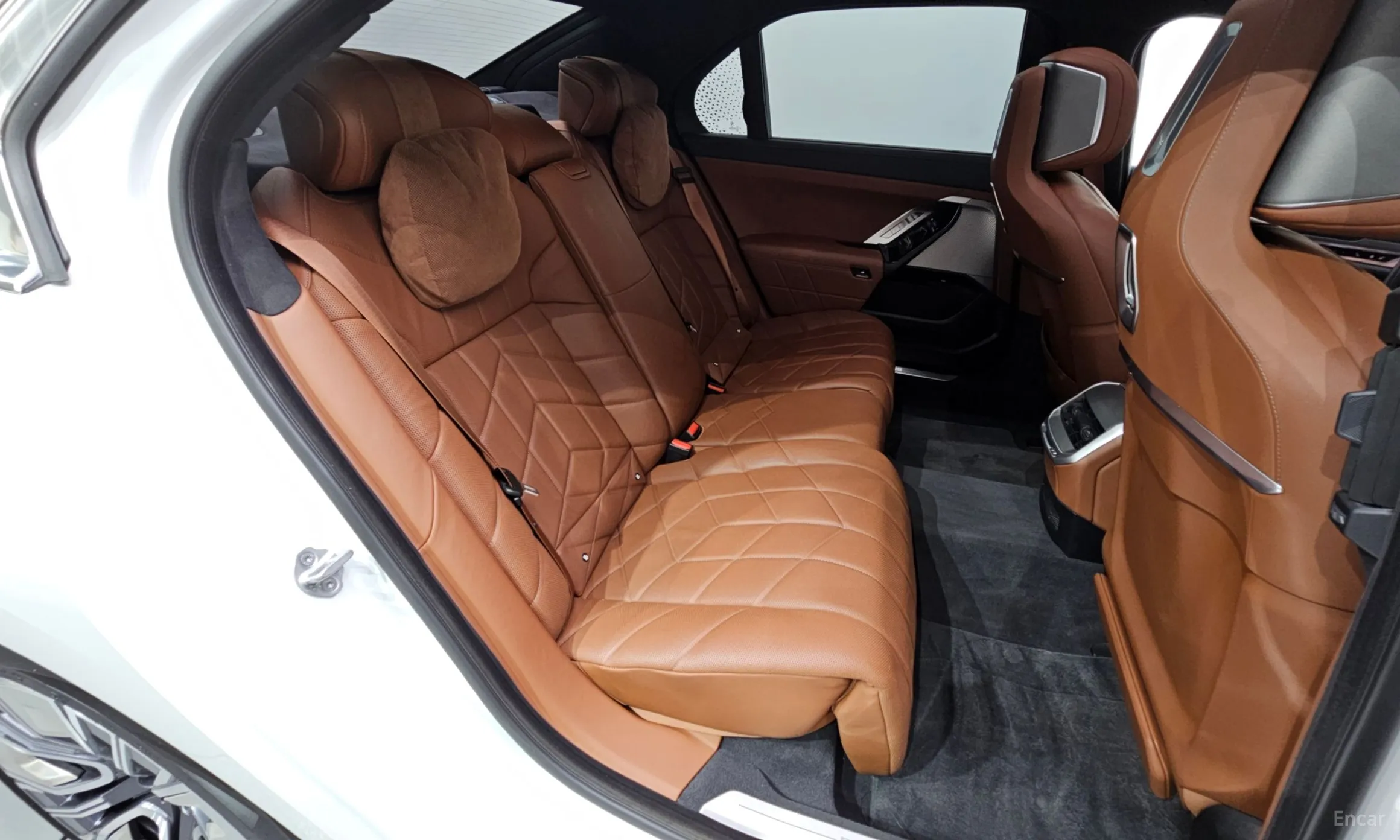 BMW 7 Series (G70) превью 11