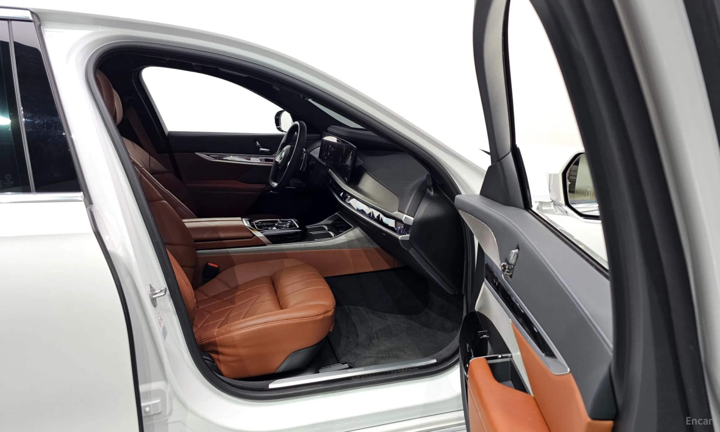 BMW 7 Series (G70) превью 19