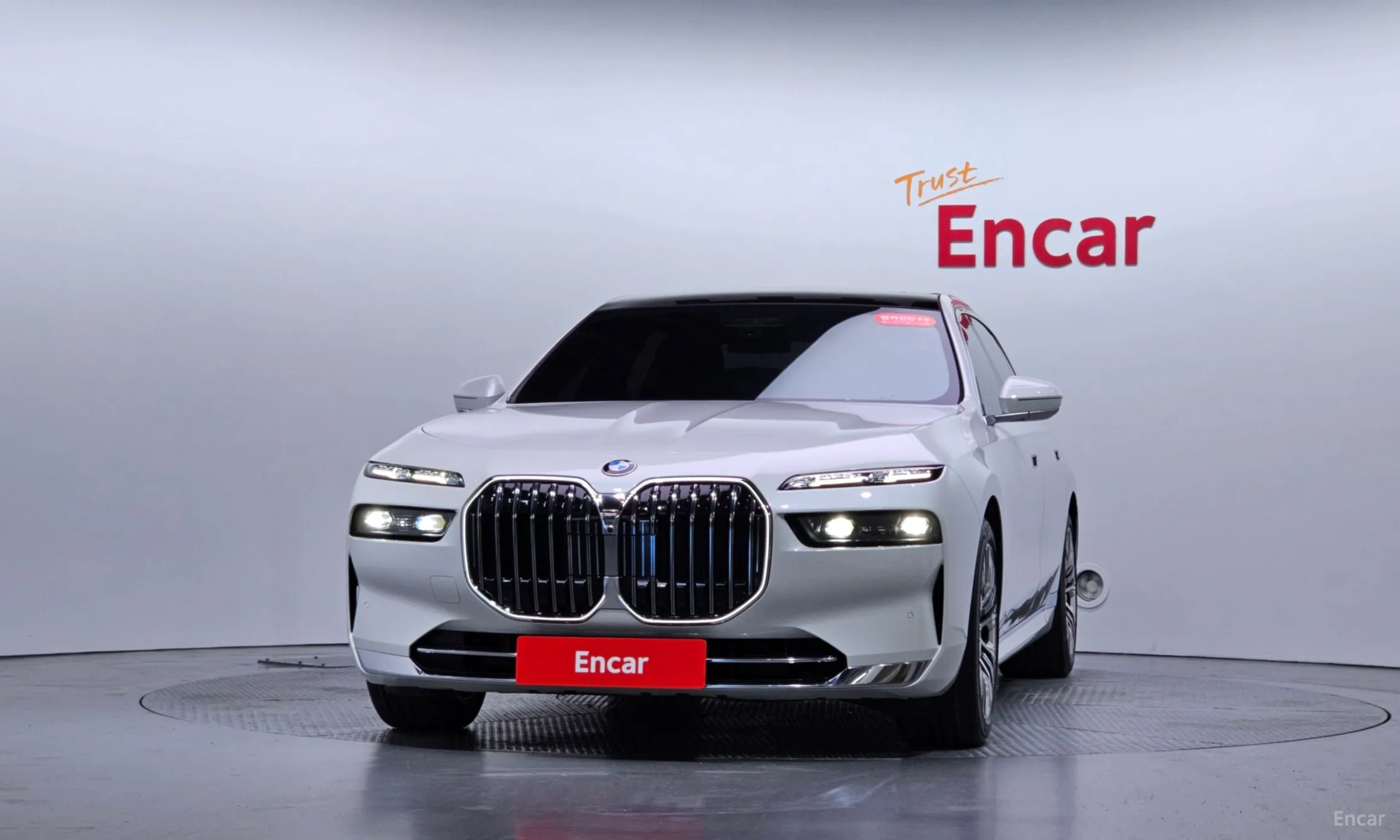 BMW 7 Series (G70) превью 3