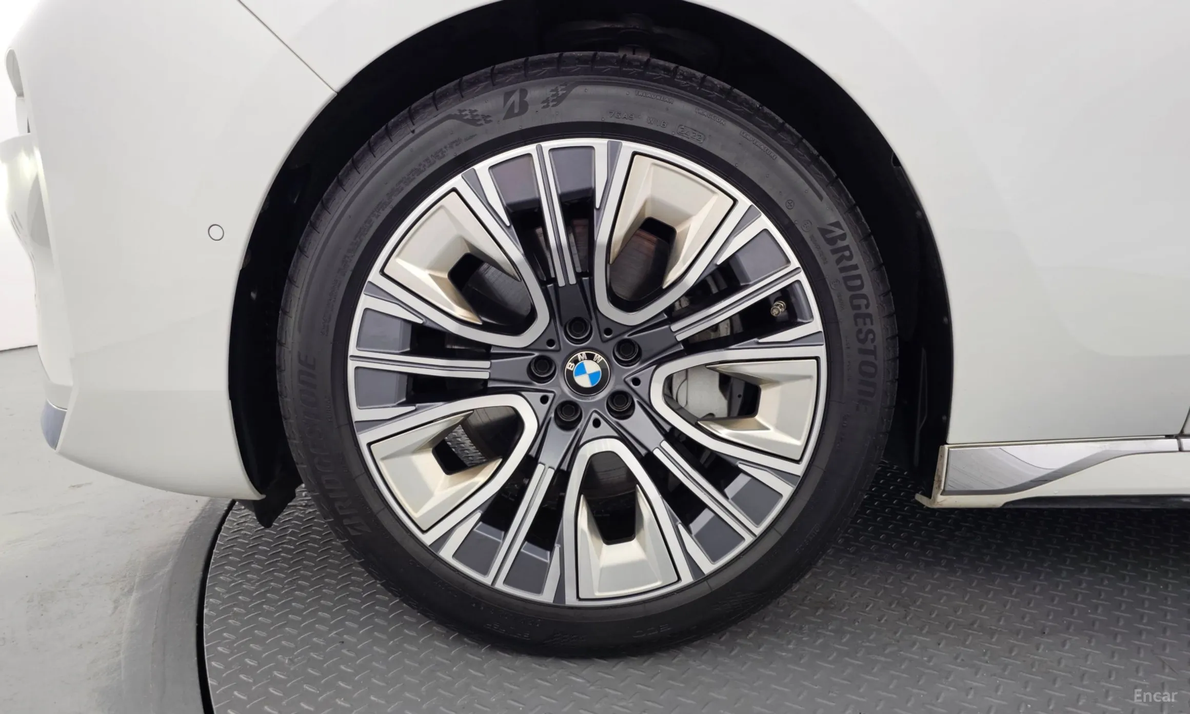 BMW 7 Series (G70) превью 5