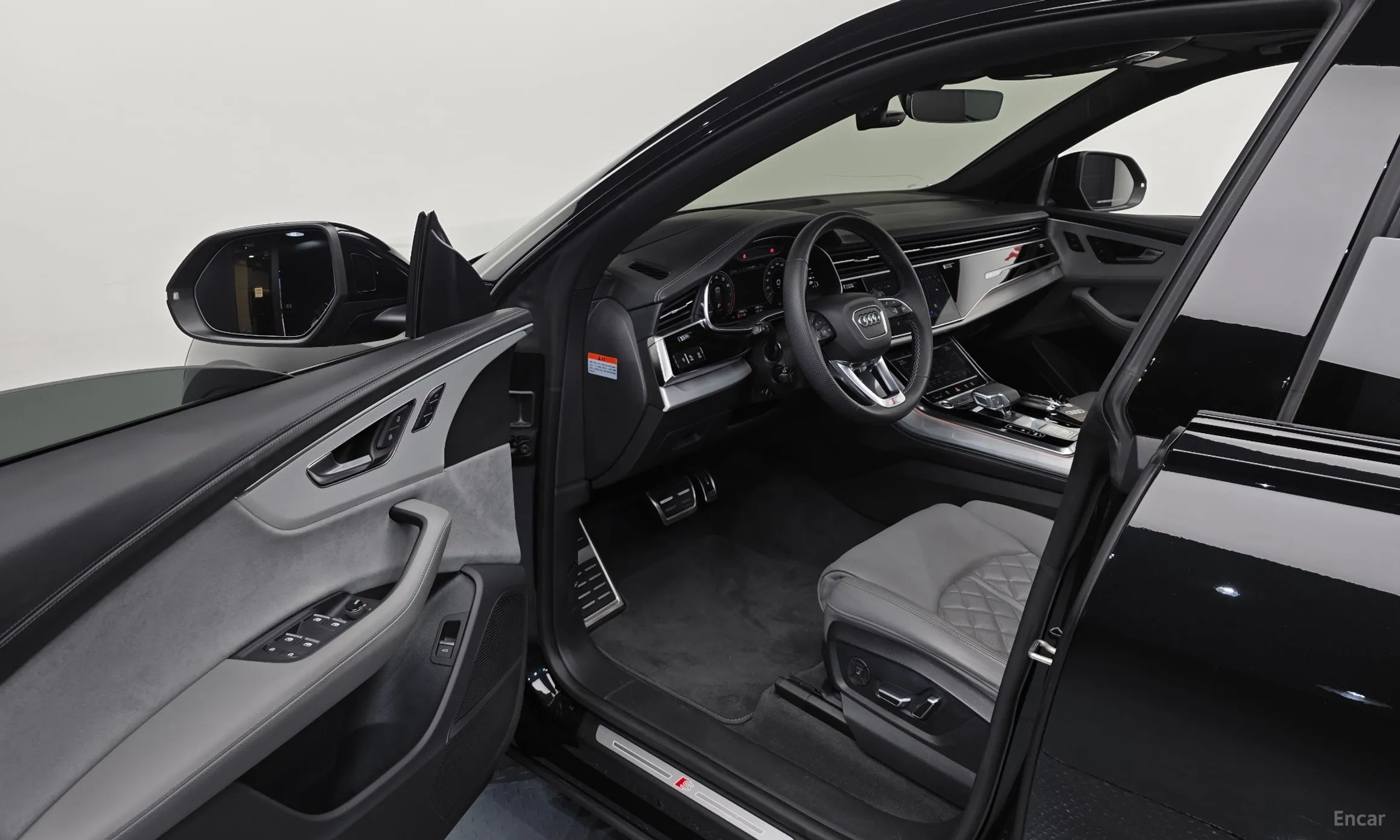 Audi Q8 (4M) превью 10