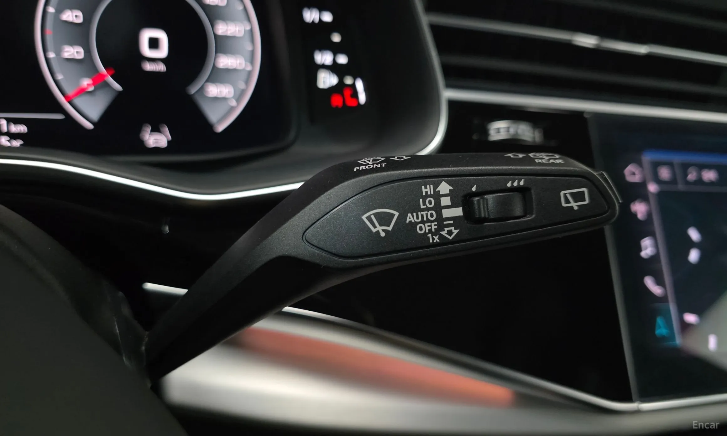 Audi Q8 (4M) превью 15