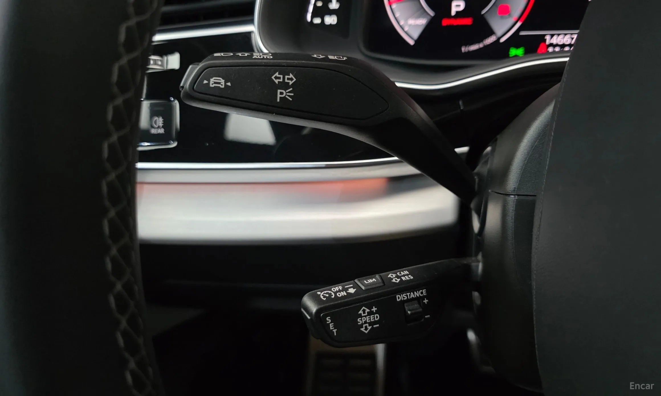 Audi Q8 (4M) превью 16