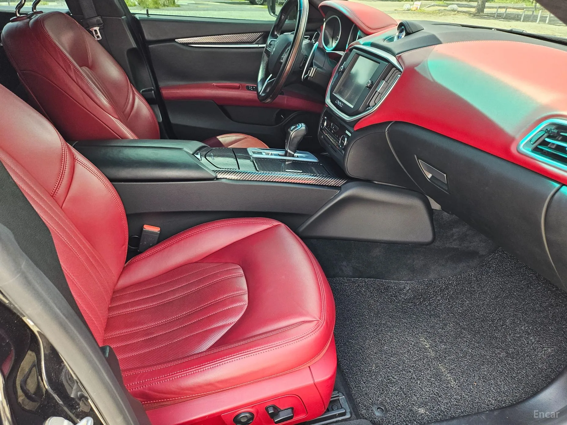 Maserati Ghibli превью 9