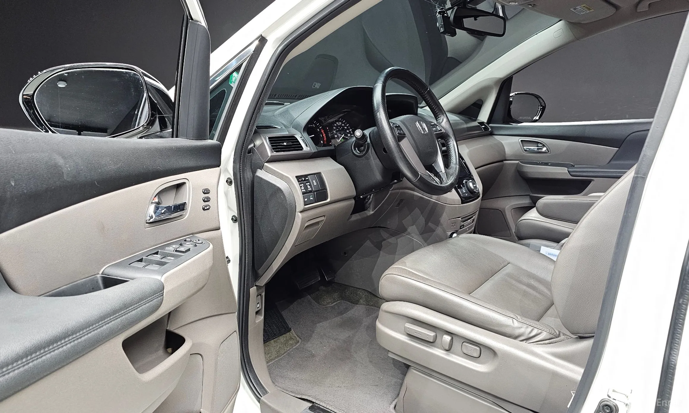 Honda Odyssey превью 10