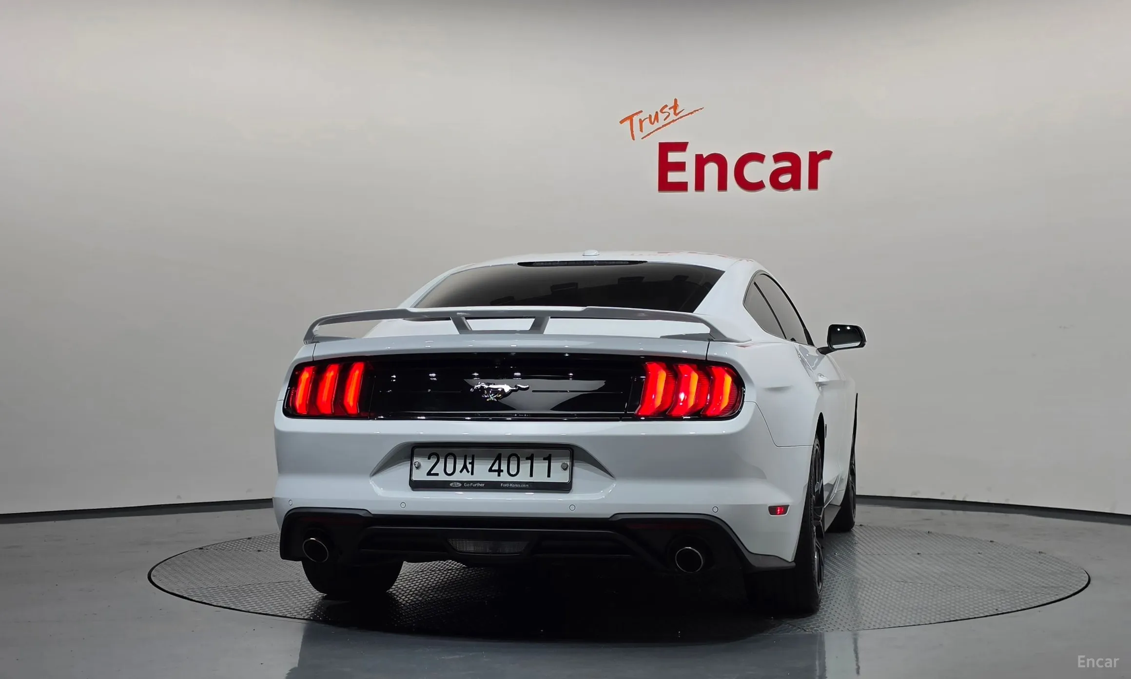 Ford Mustang превью 4