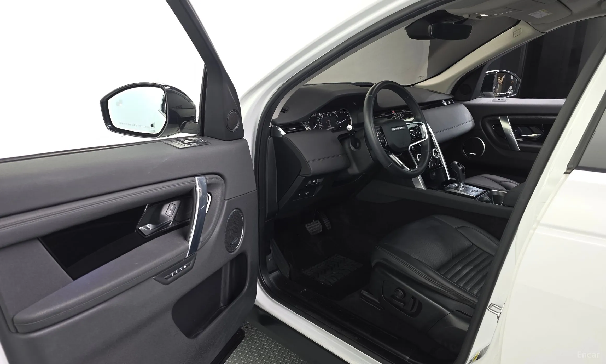 Land Rover Discovery Sports превью 10