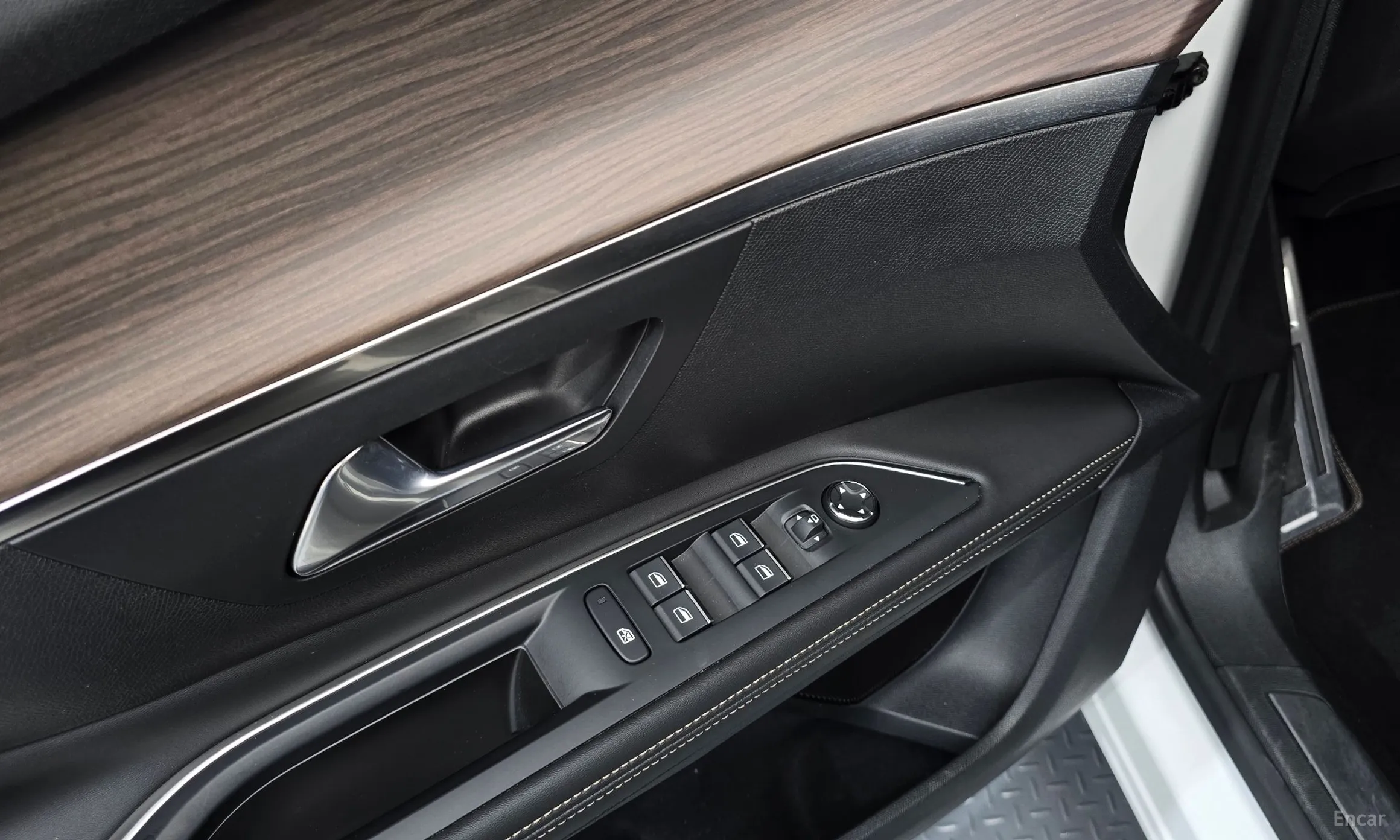 Peugeot 5008 2nd generation превью 15