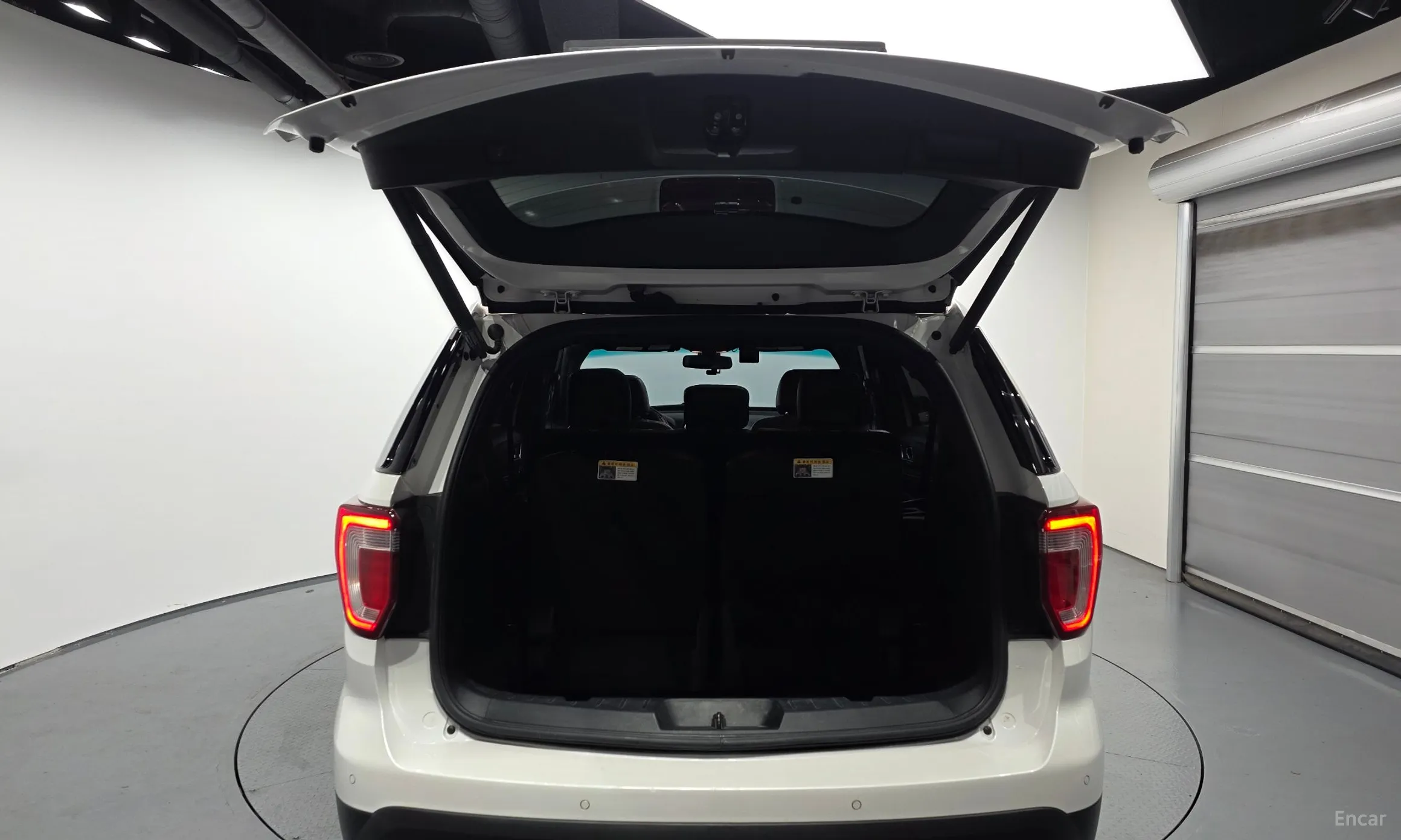 Ford Explorer превью 20