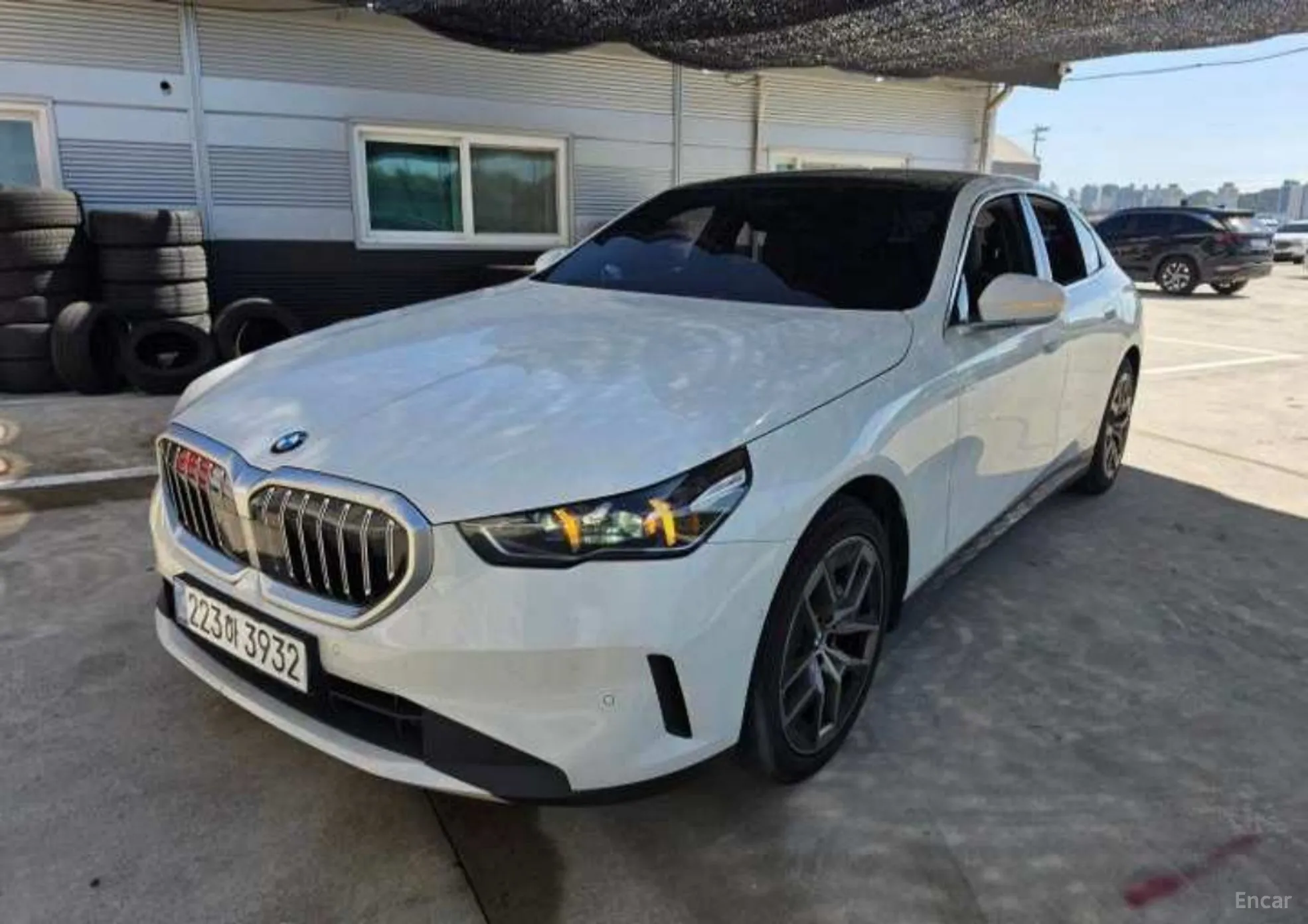 BMW 5 Series (G60)
