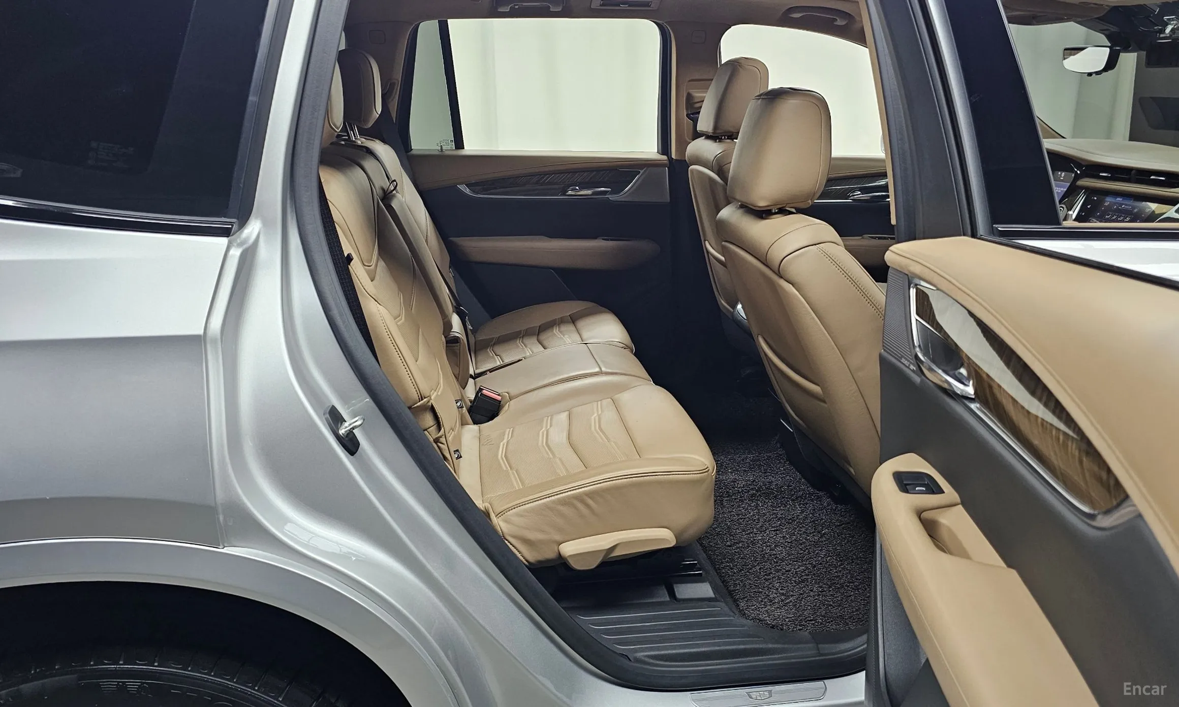 Cadillac XT6 превью 11