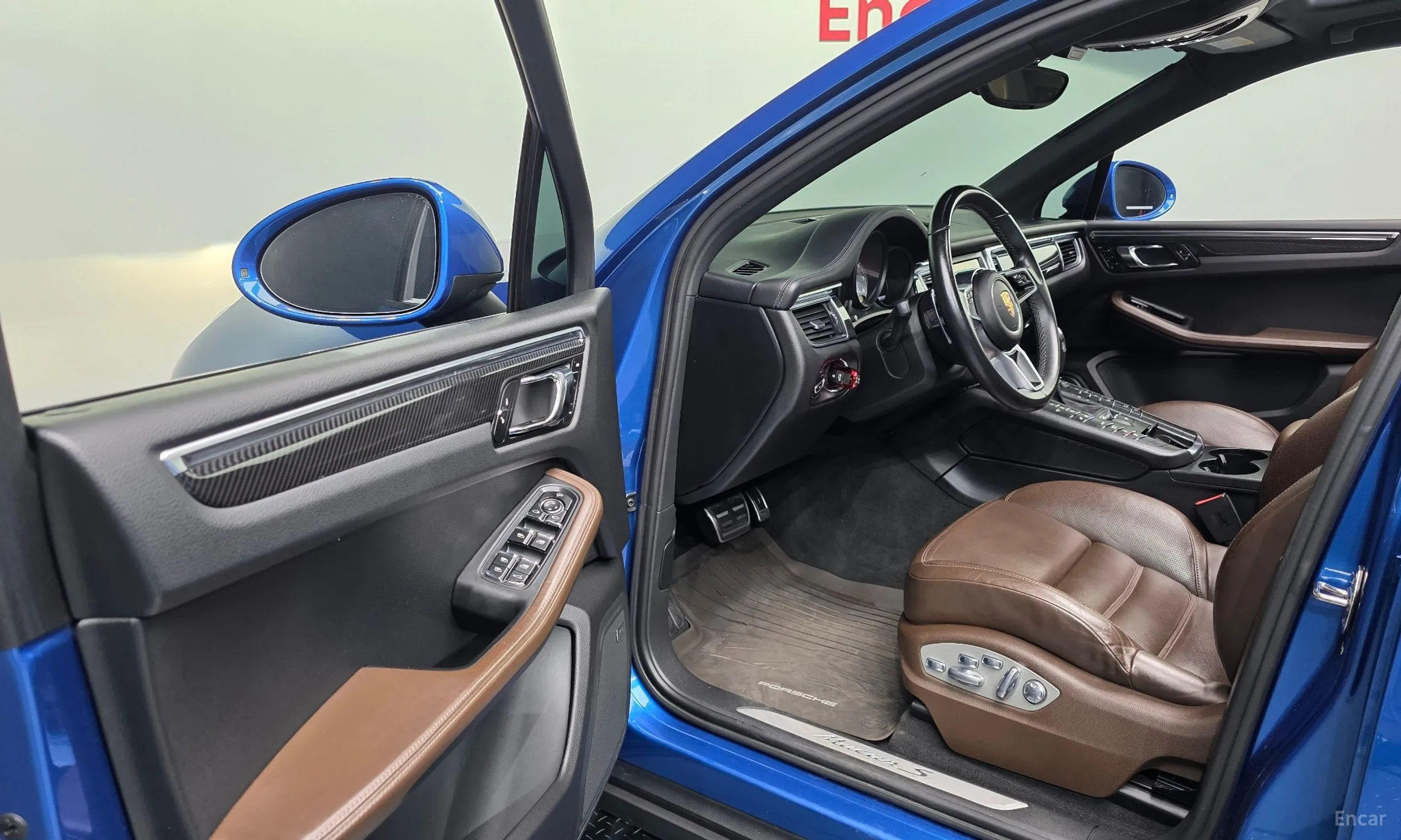 Porsche Macan превью 10
