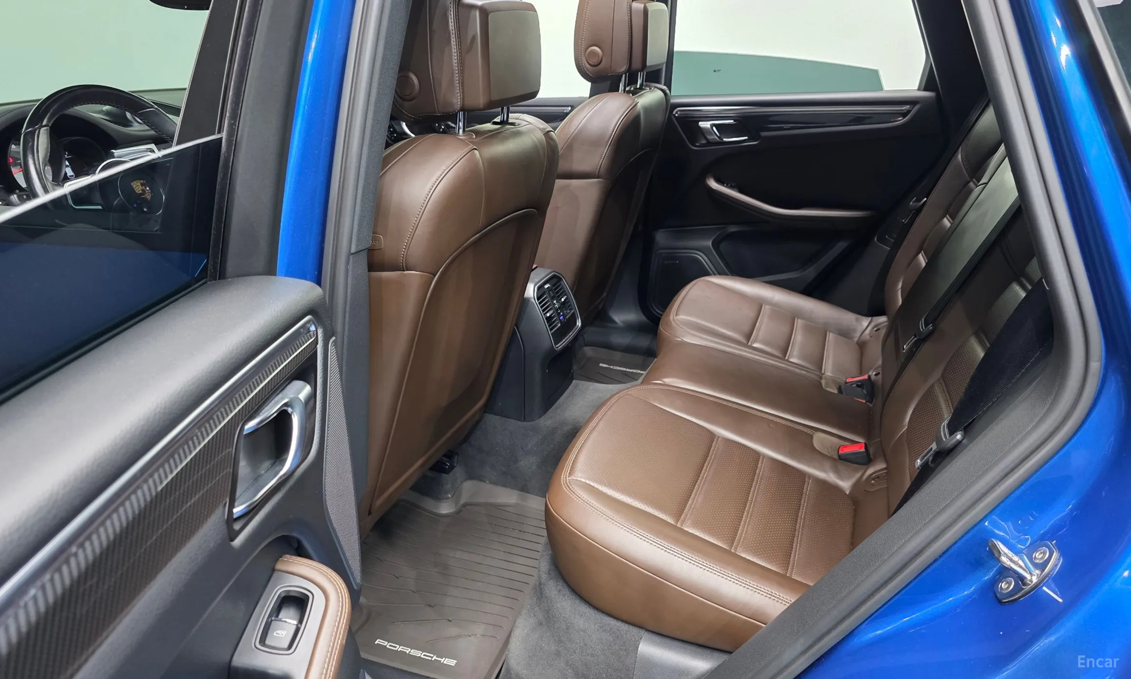 Porsche Macan превью 12