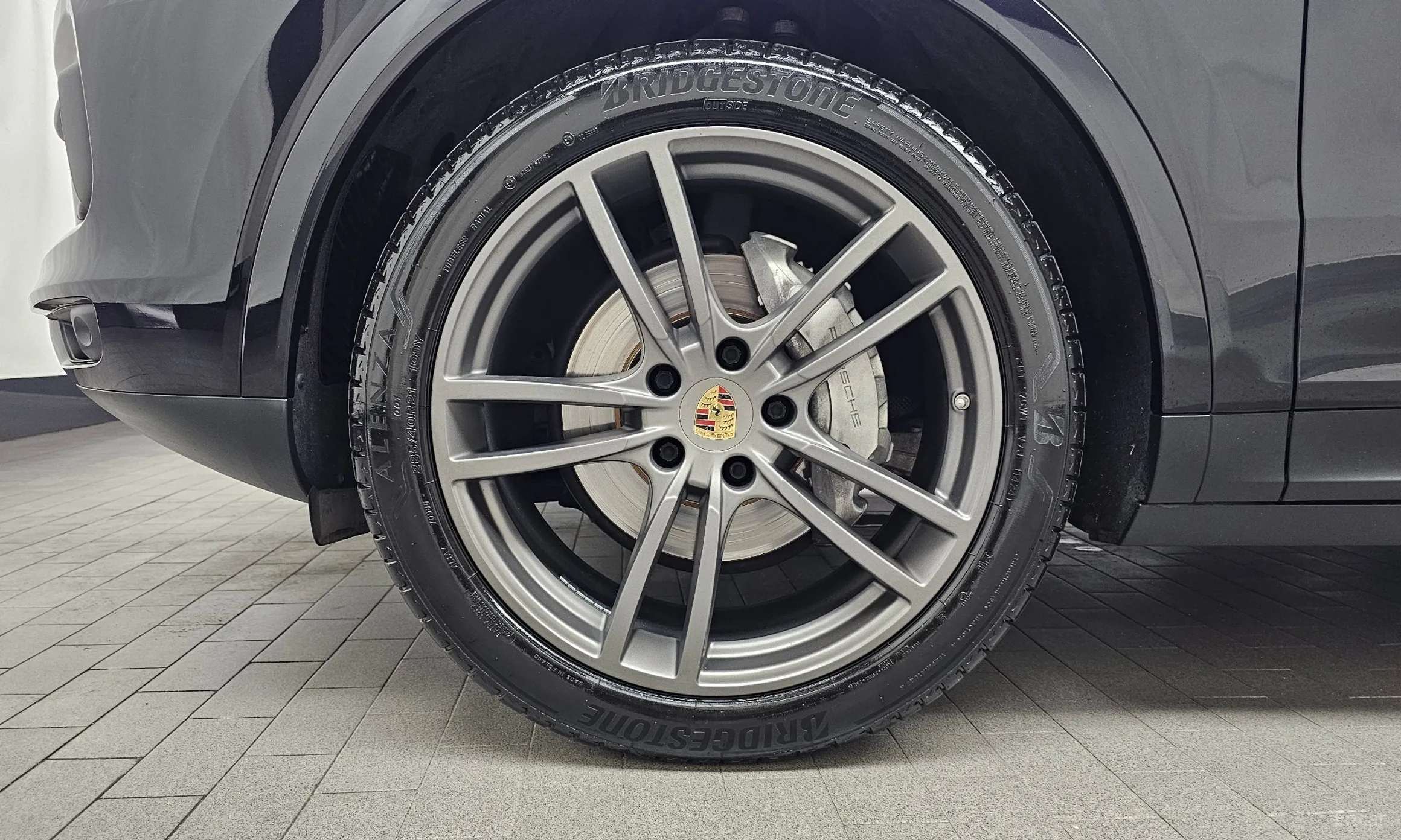 Porsche Cayenne (PO536) превью 5