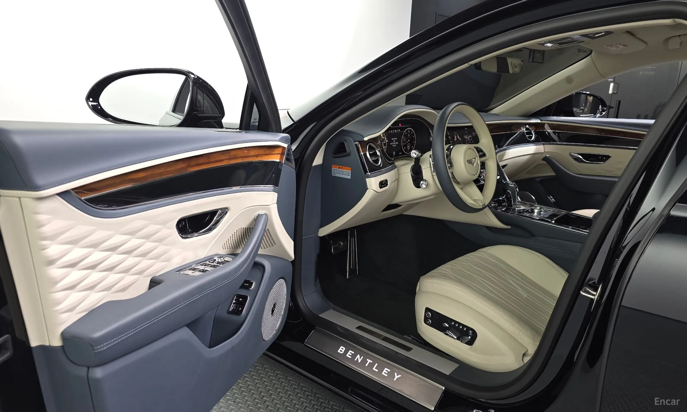 Bentley Flying Spur 3rd Generation превью 10