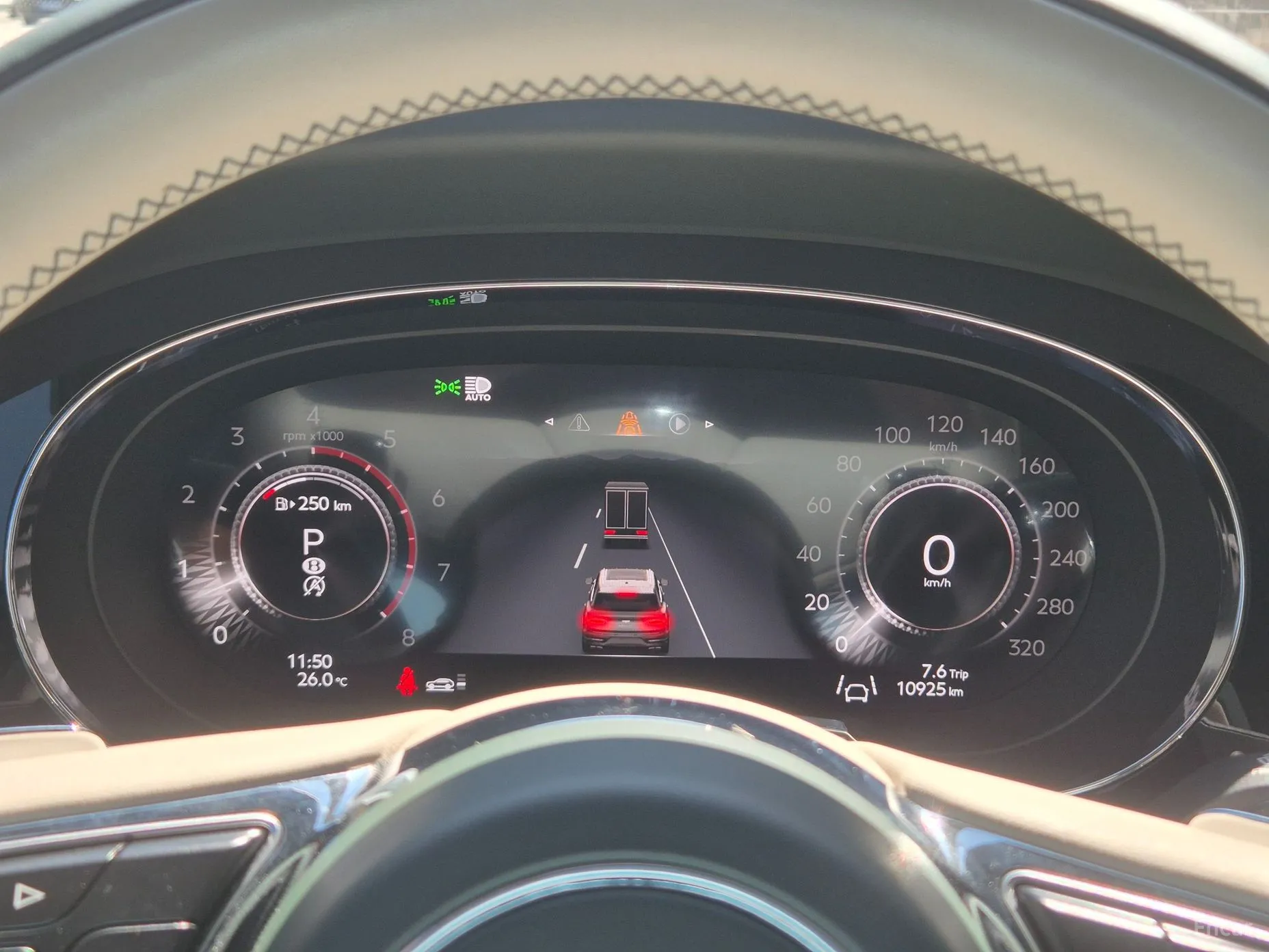 Bentley Bentayga превью 10