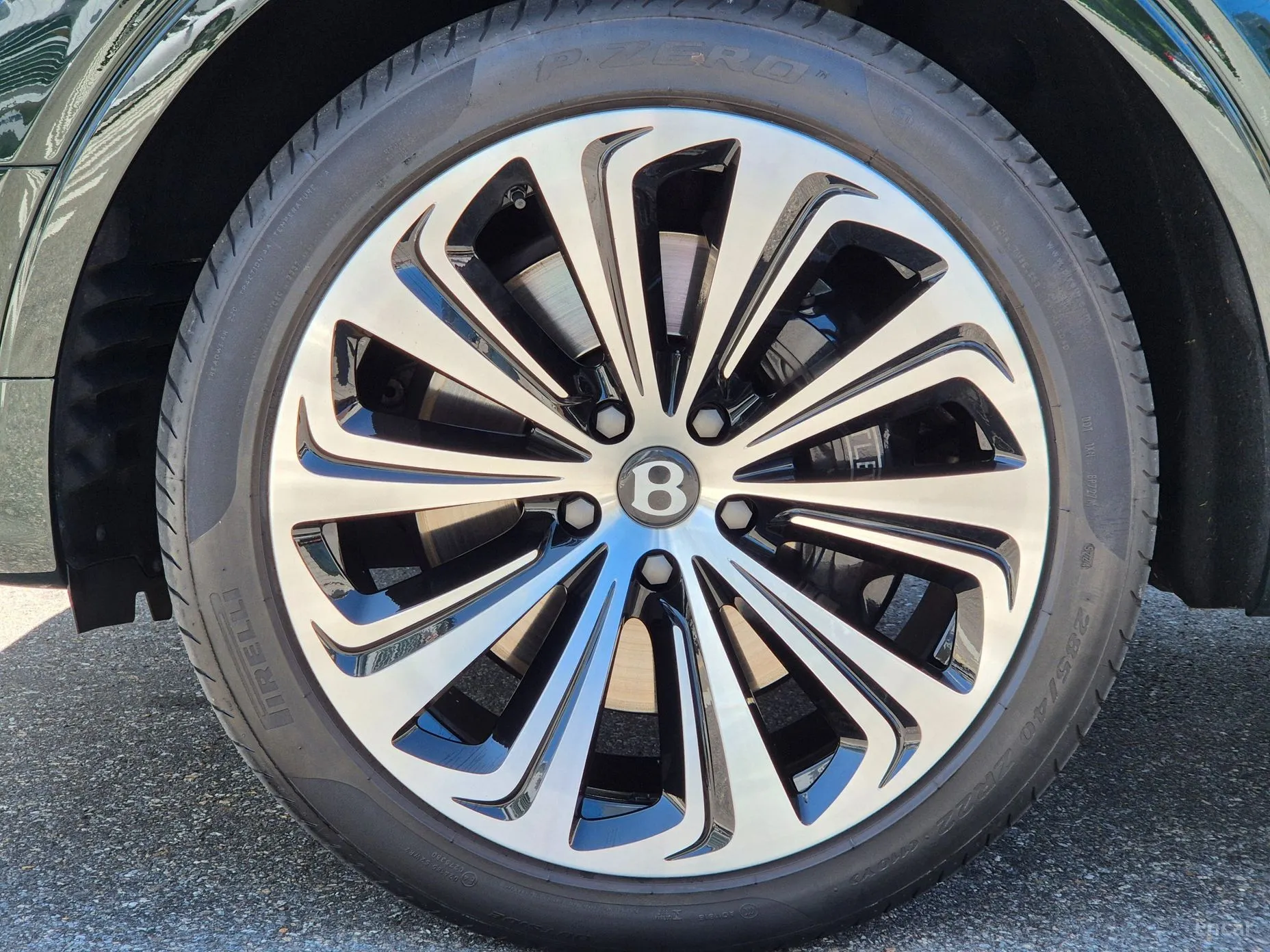 Bentley Bentayga превью 14