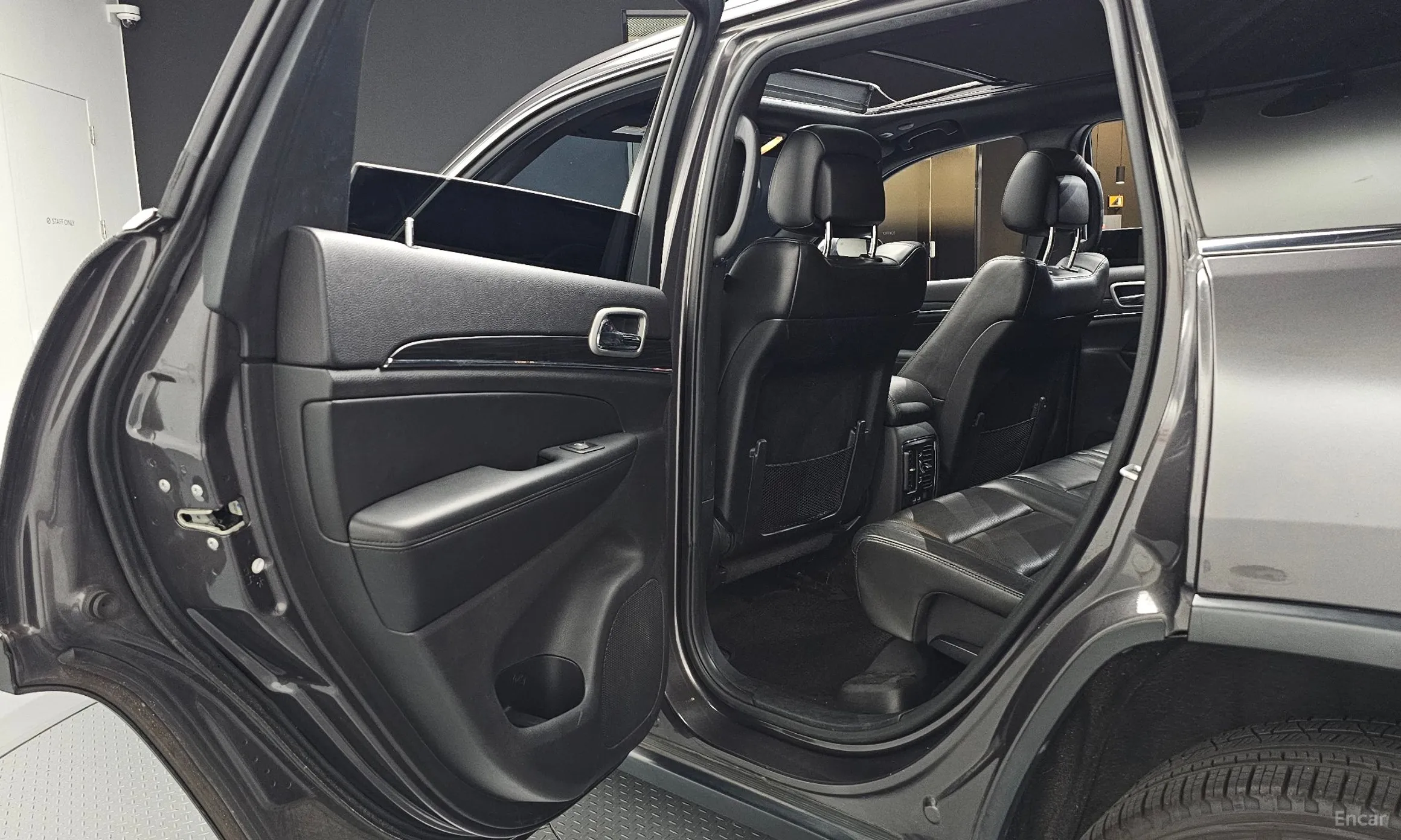 Jeep Grand Cherokee превью 12