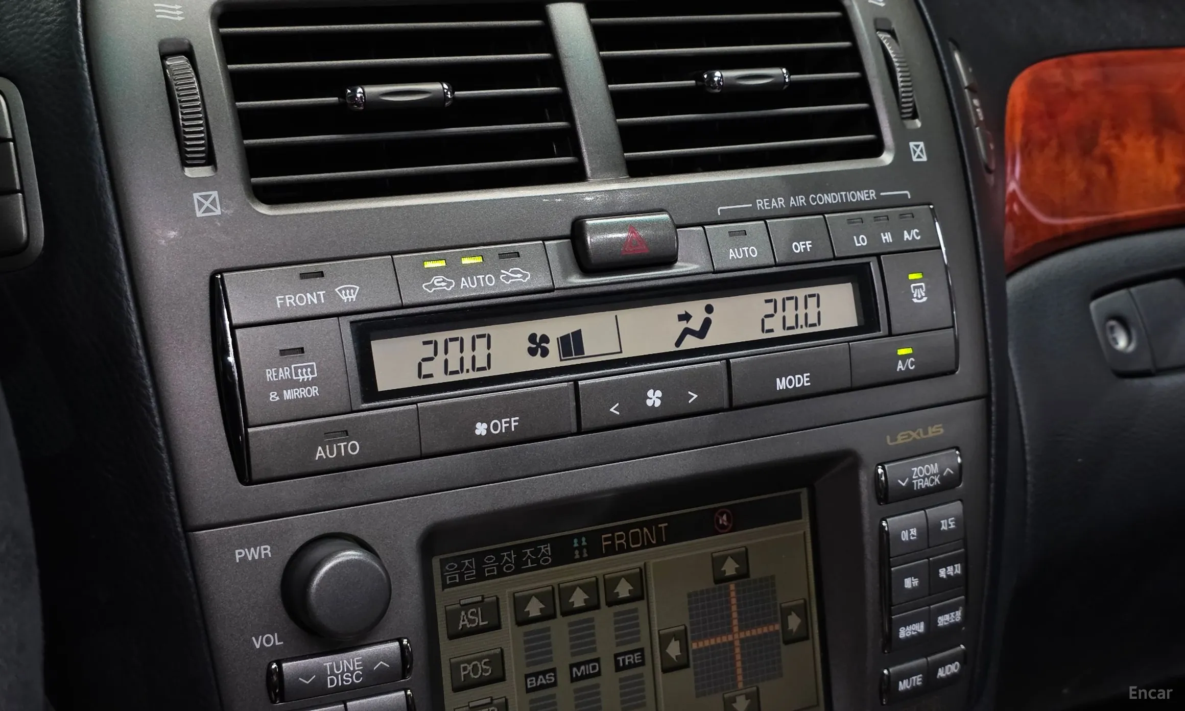 Lexus LS430 превью 14