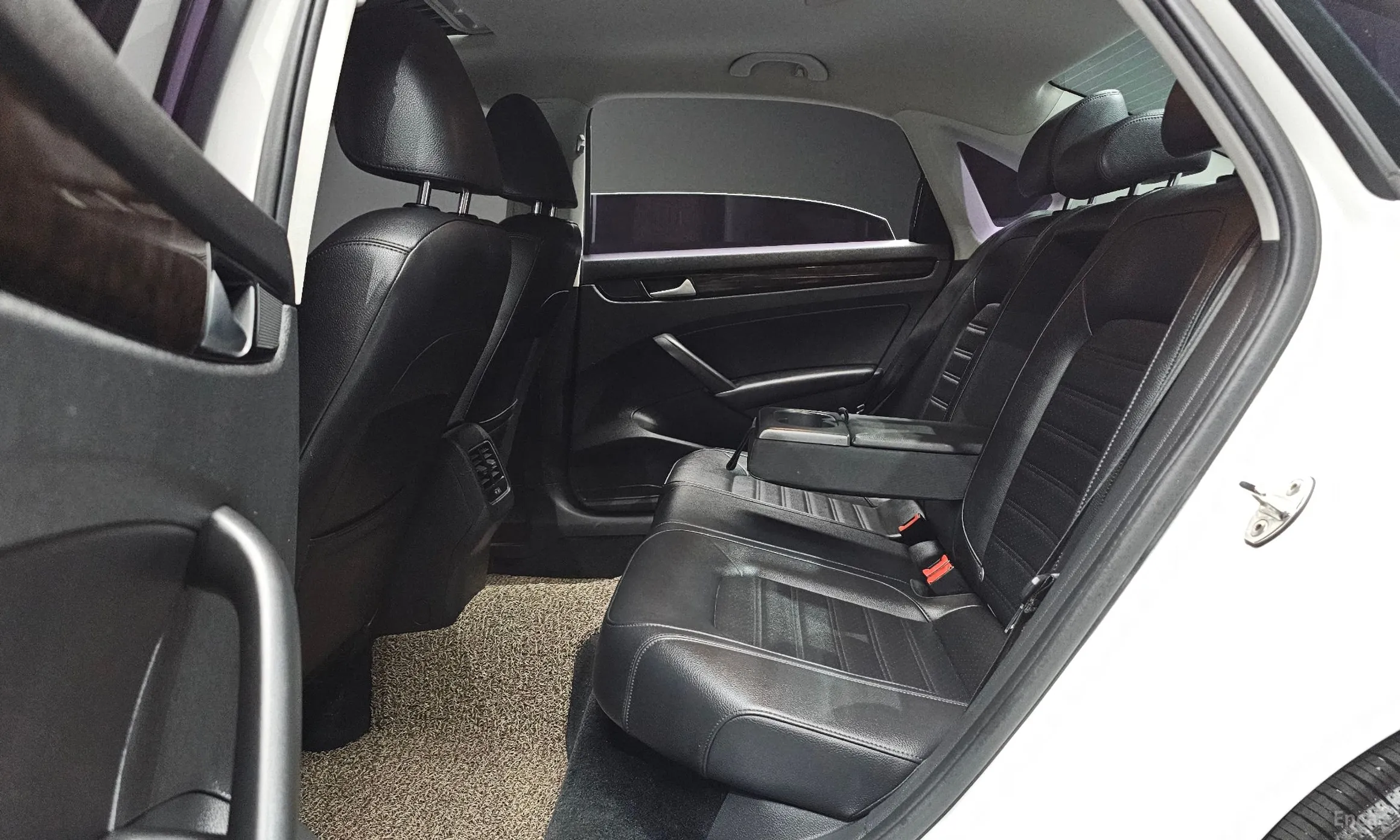 Volkswagen The New Passat превью 12